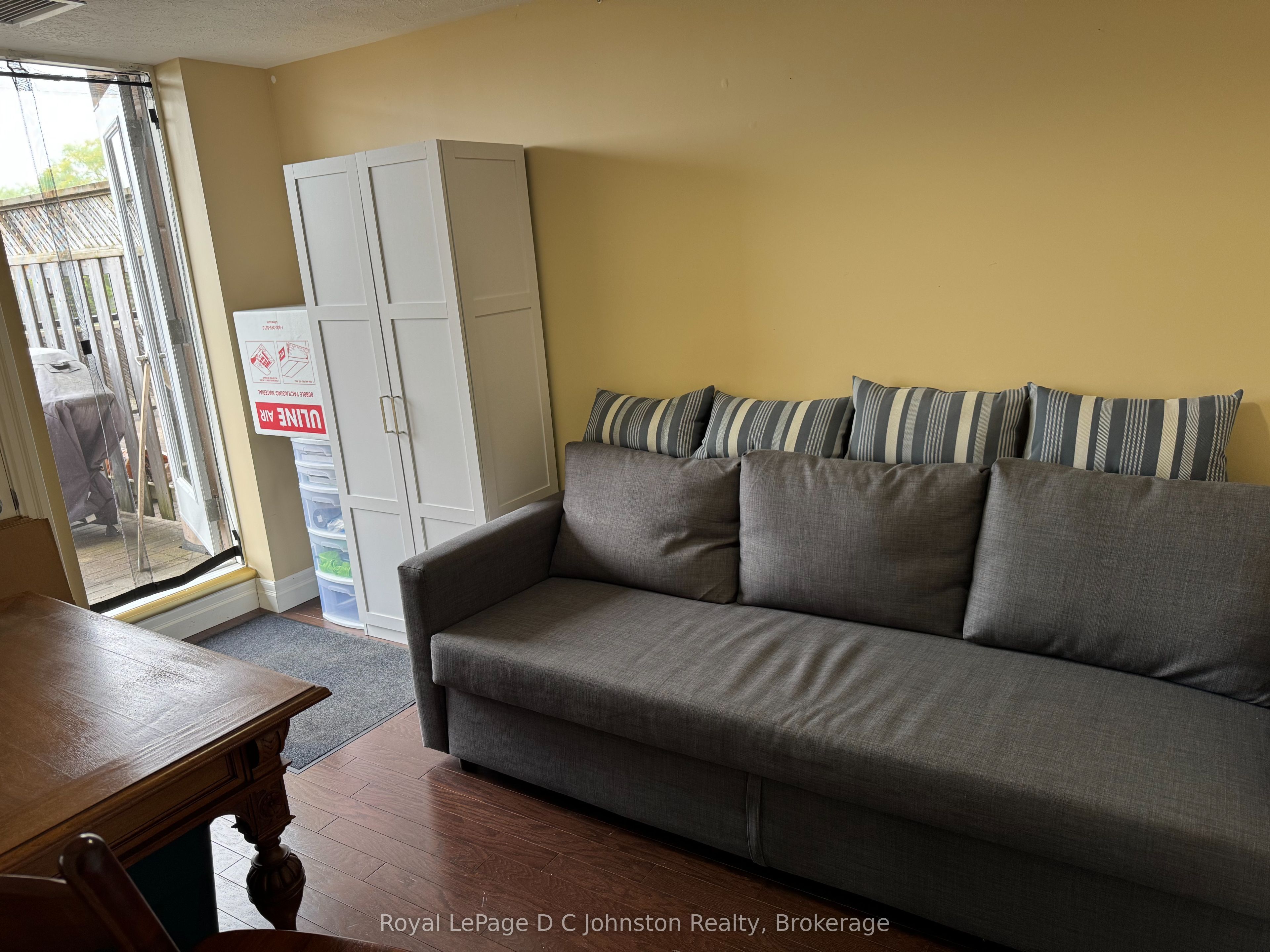 221 Adelaide Street 202 Property Photo 10