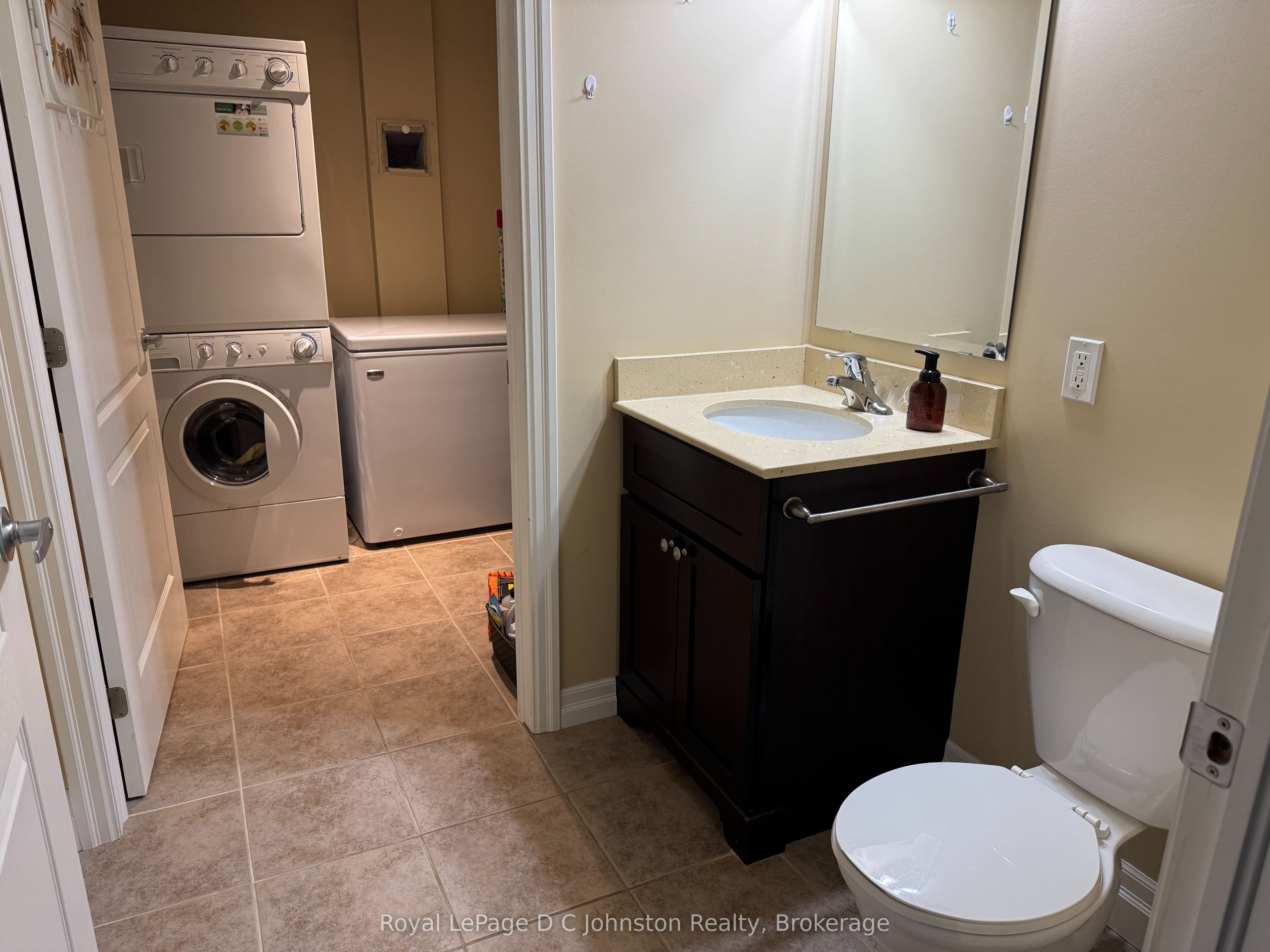 221 Adelaide Street 202 Property Photo 11