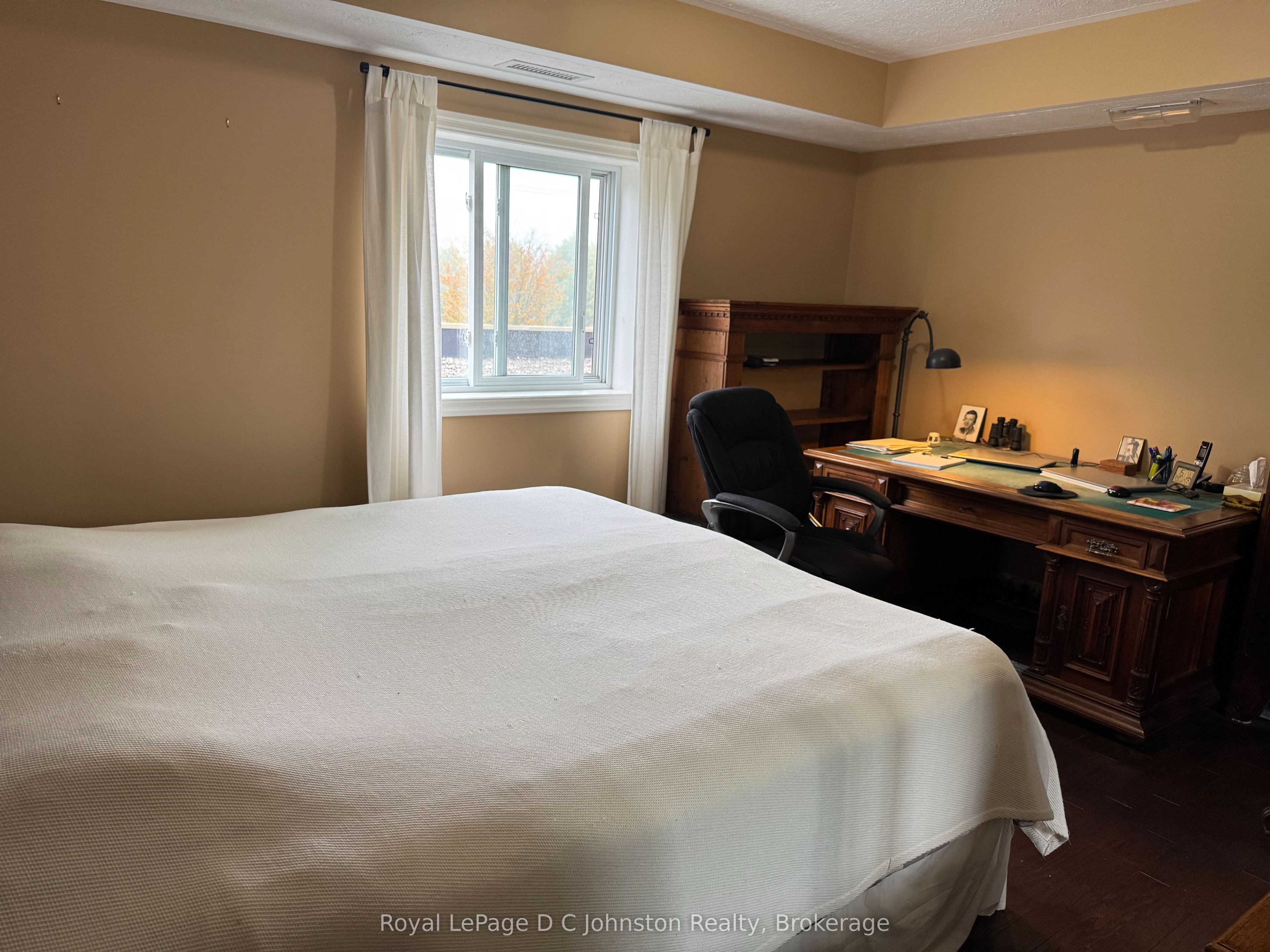 221 Adelaide Street 202 Property Photo 18