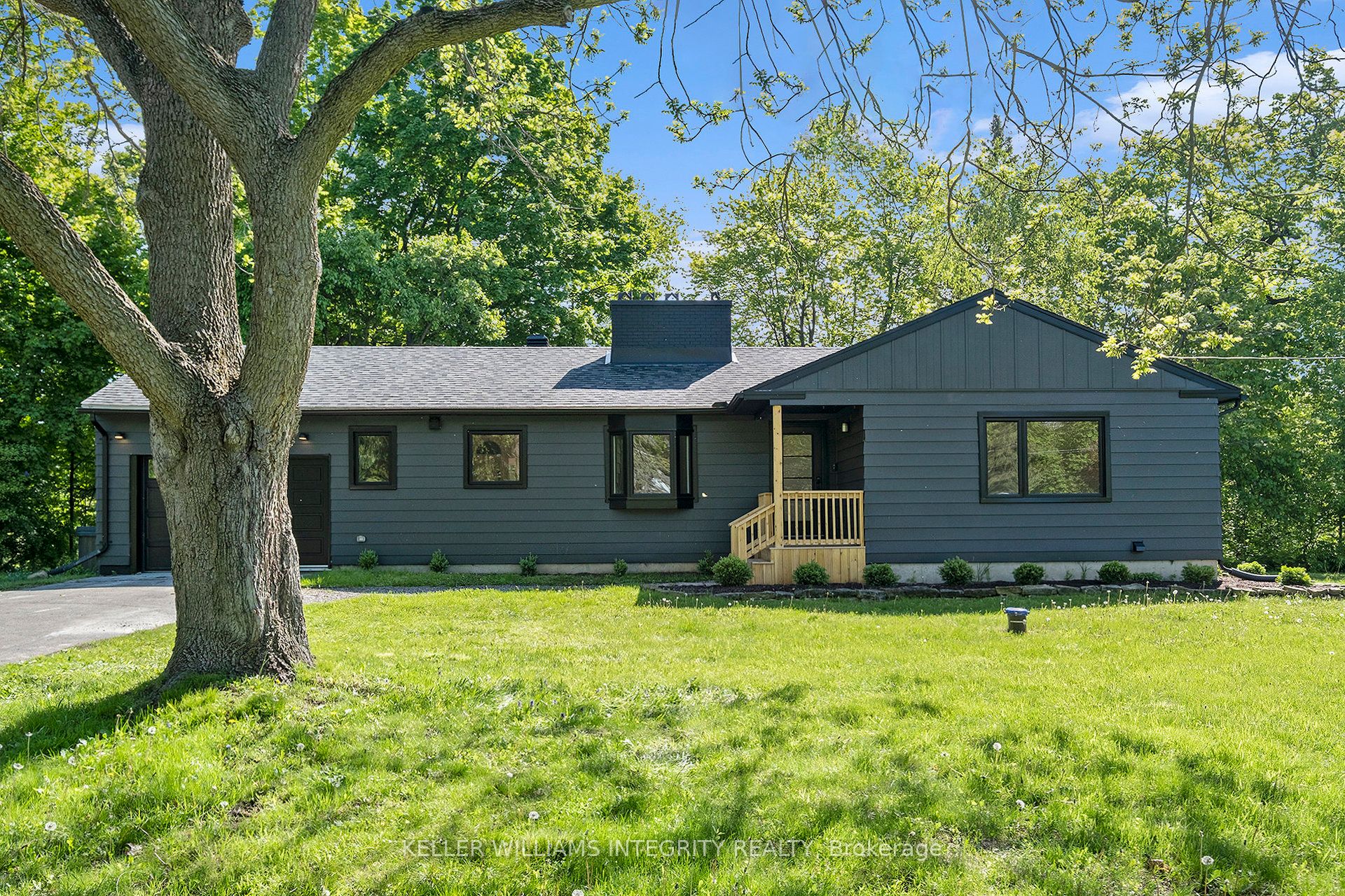 17 Lockview Road Property Photo 1