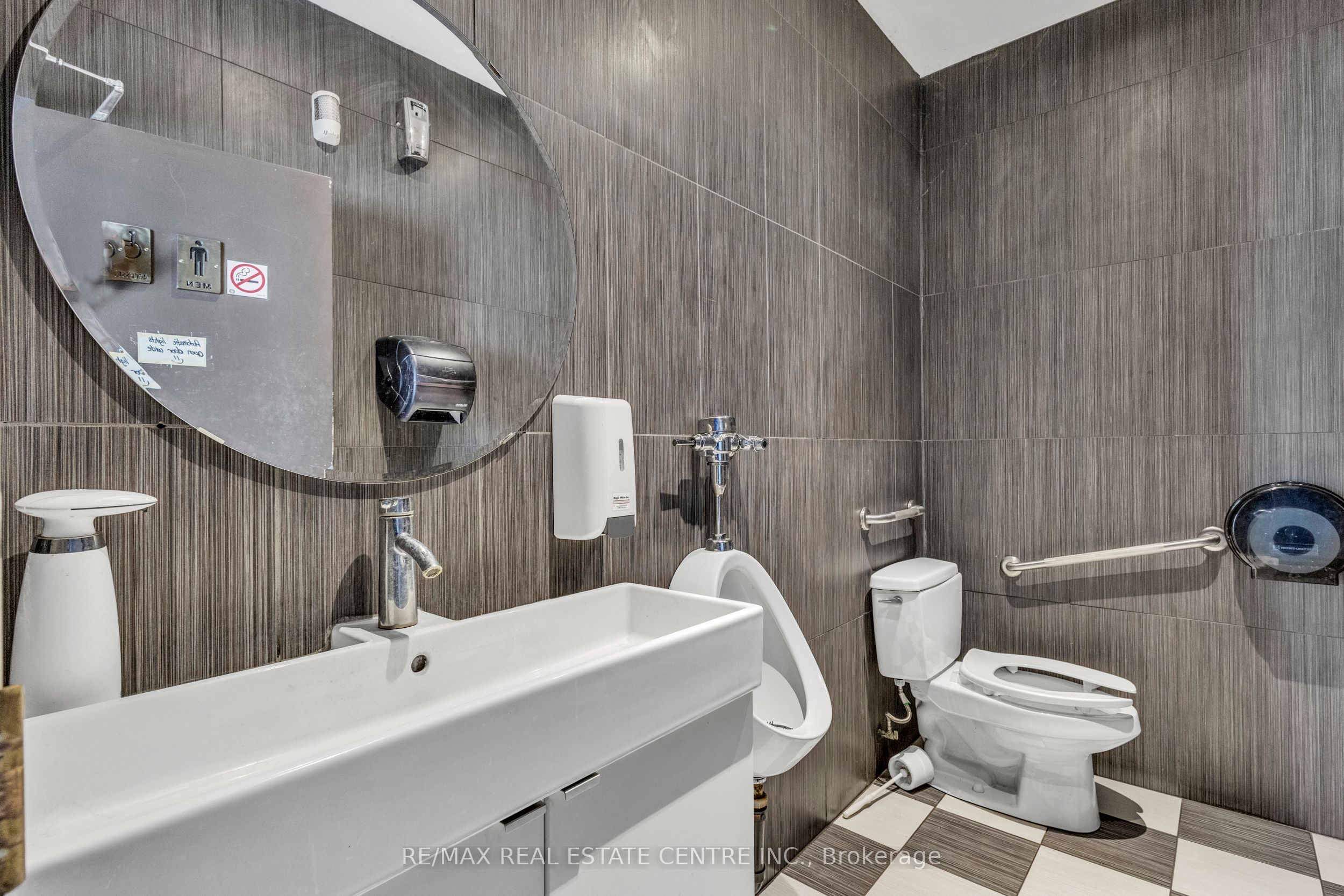 156 Dundas Street Property Photo 27