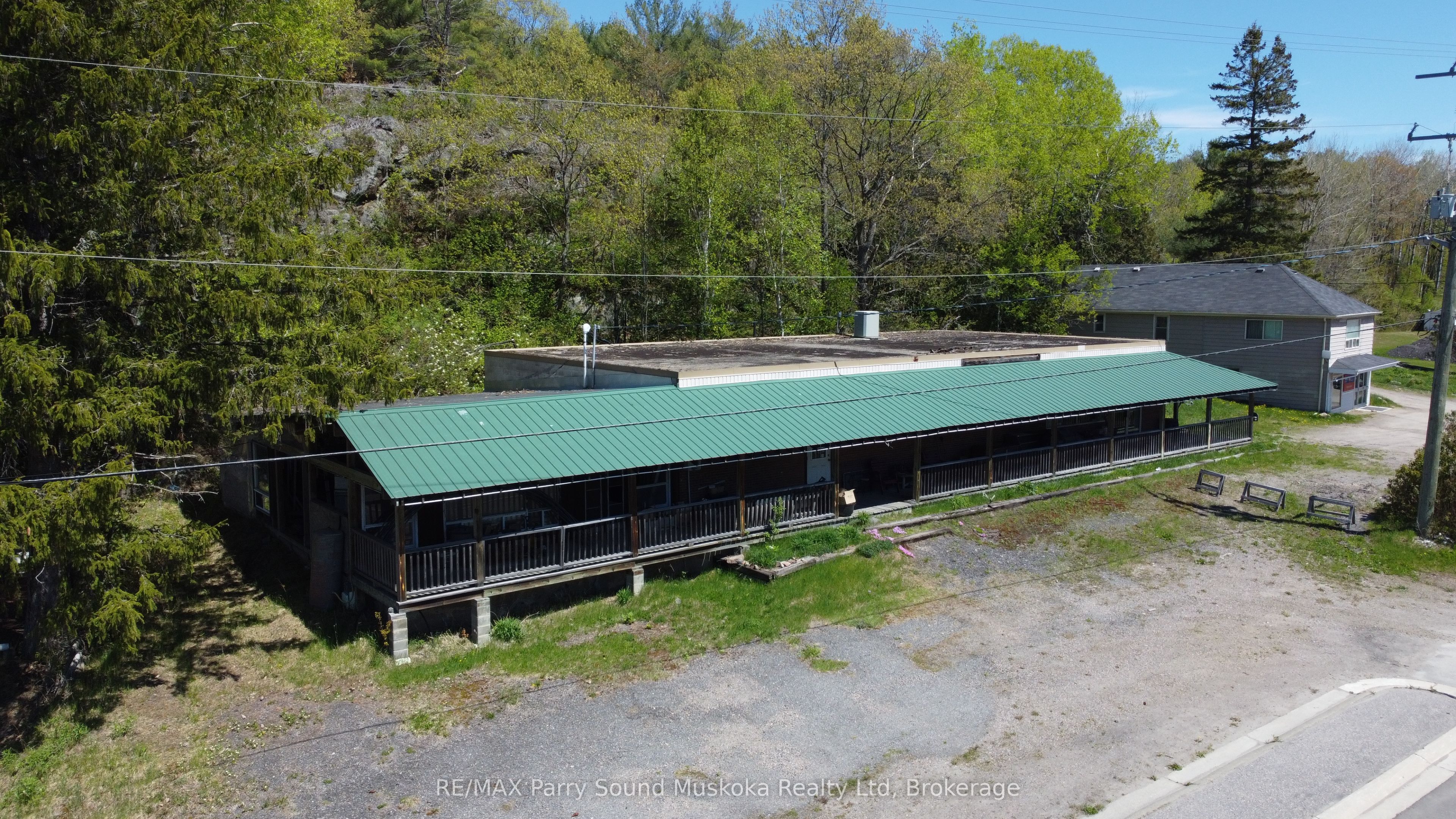 1672 Hwy 69 Property Photo 6
