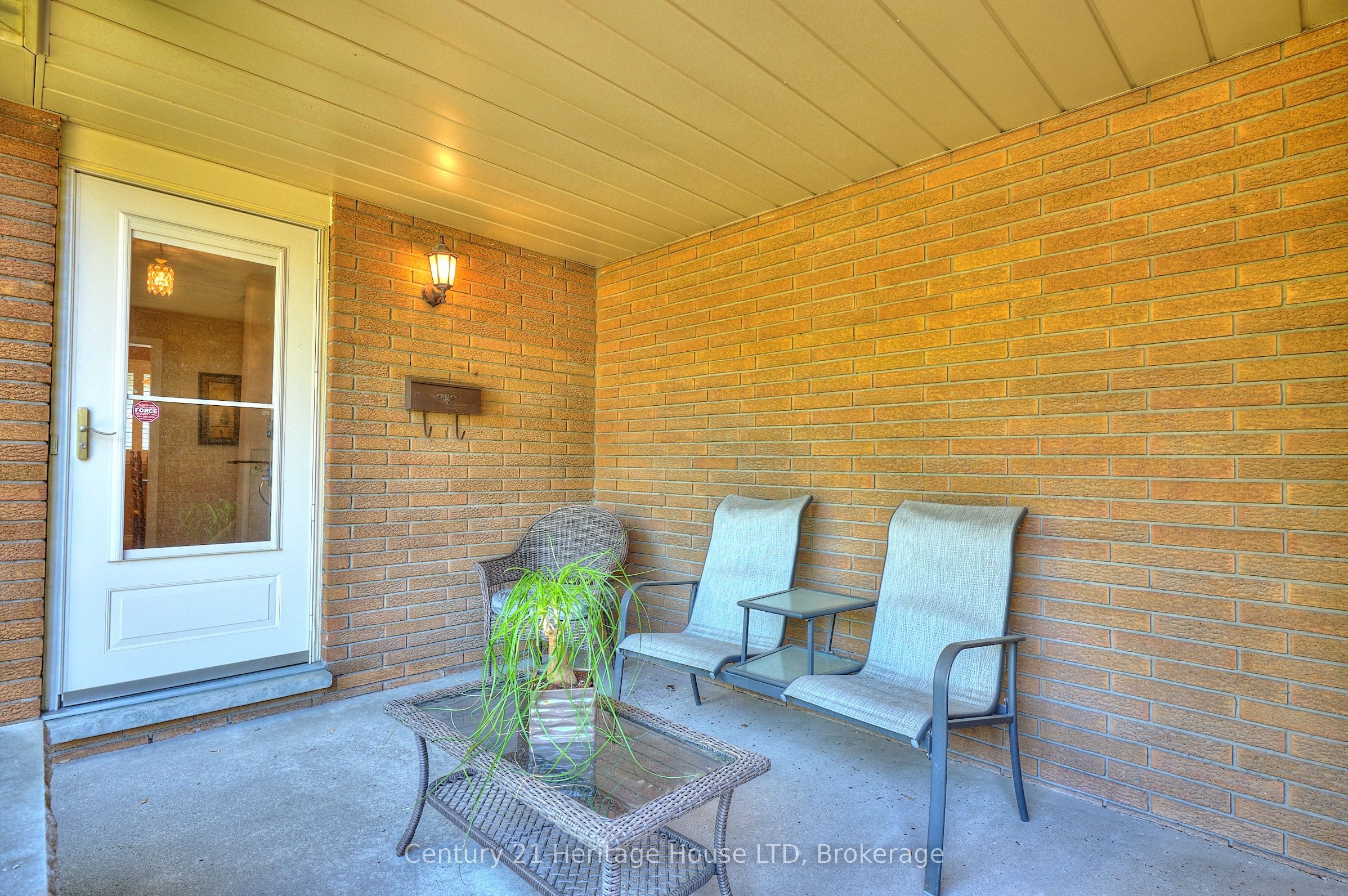 4668 Pinedale Drive Property Photo 3