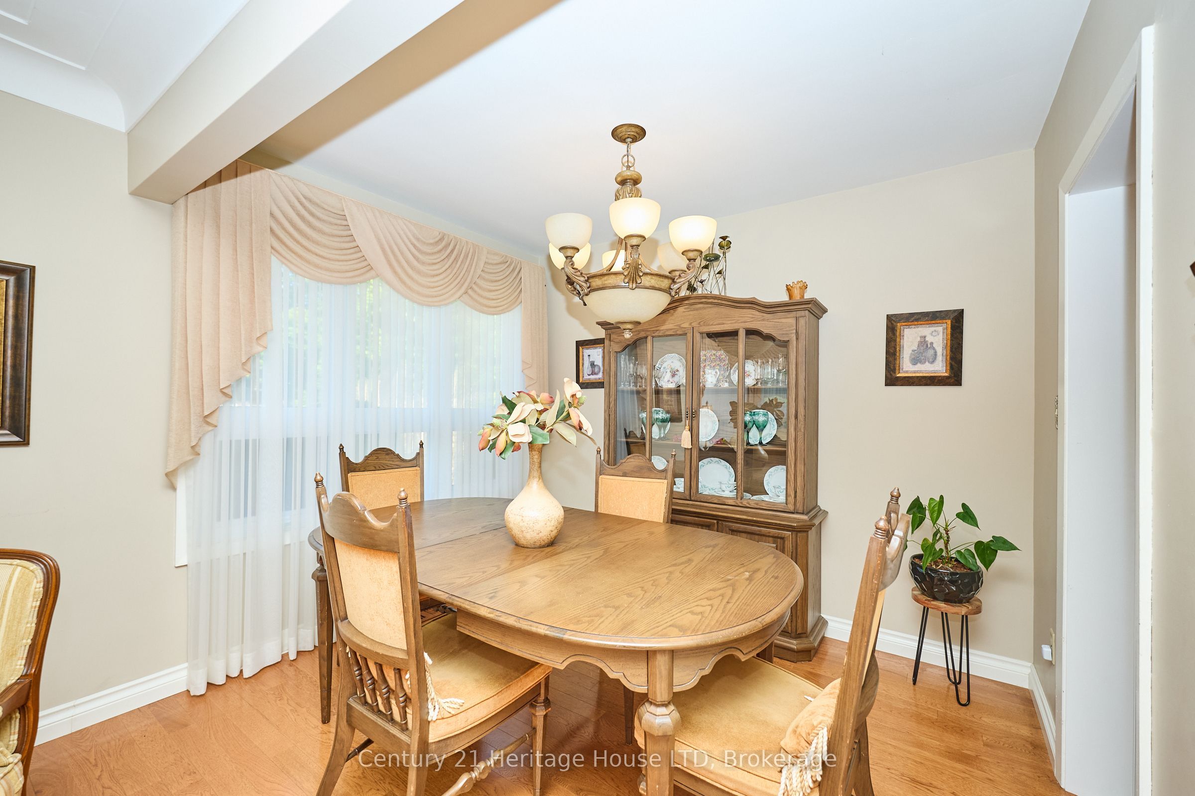 4668 Pinedale Drive Property Photo 7