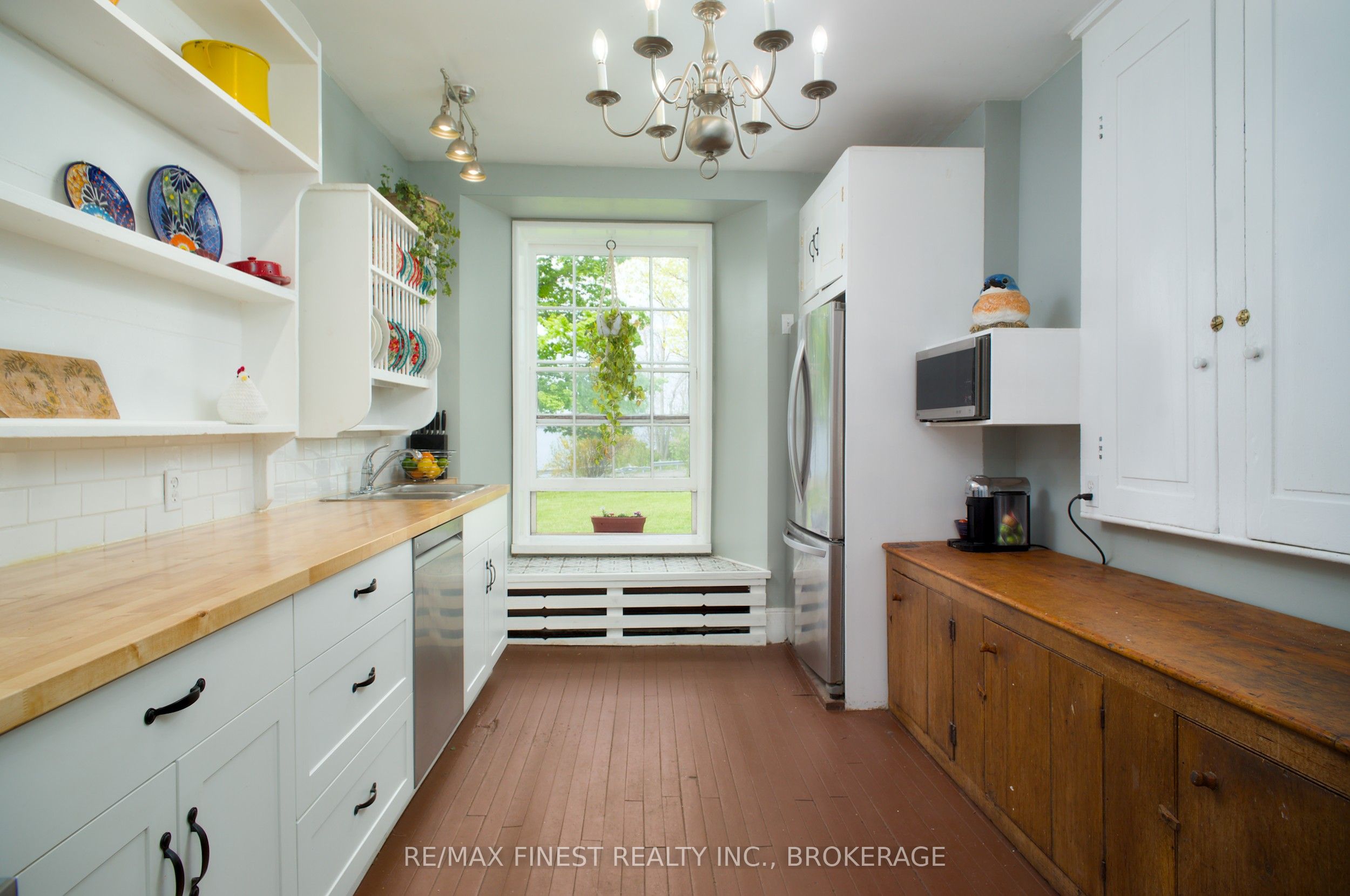 14005 Front Road Property Photo 7