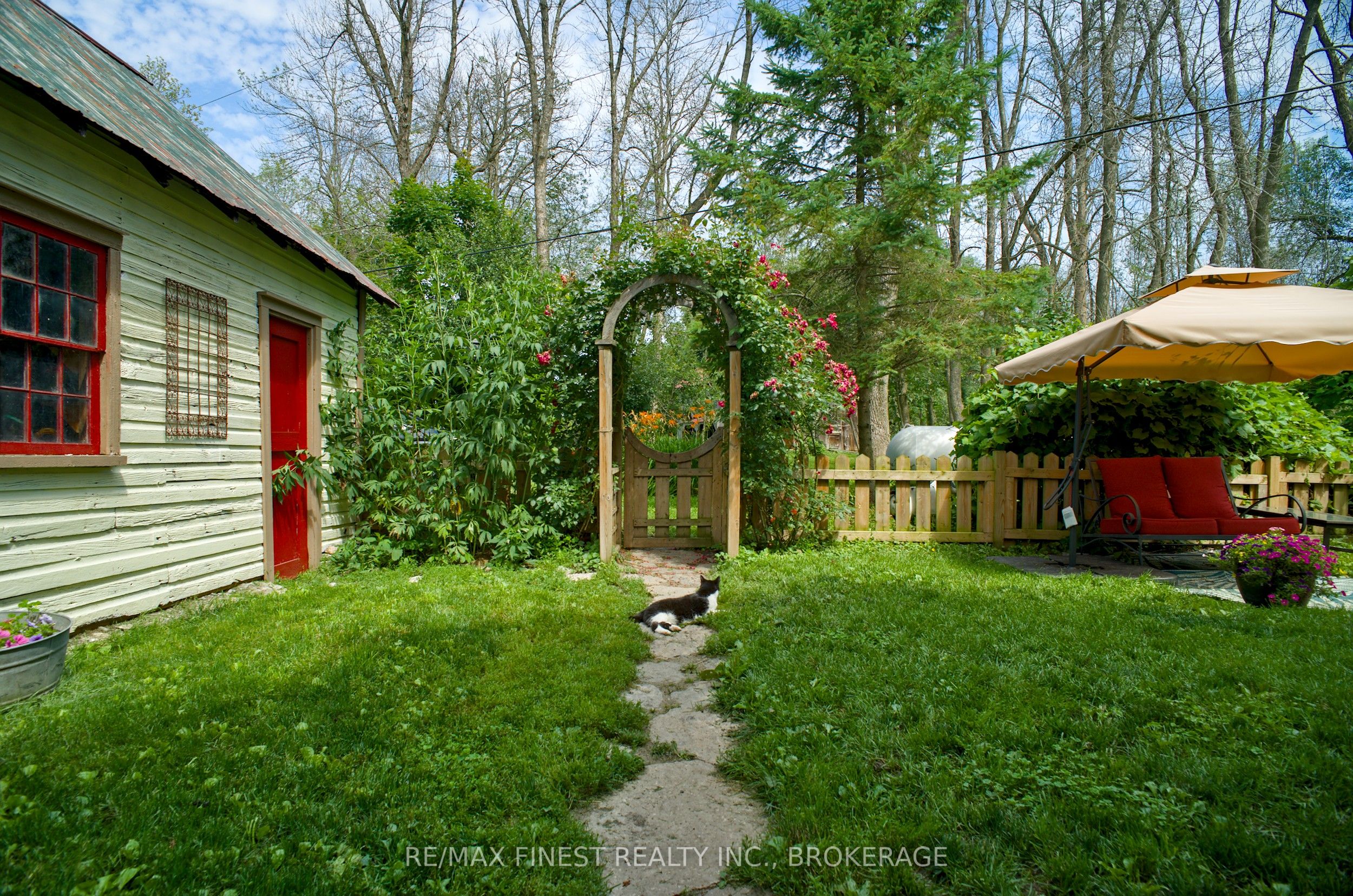14005 Front Road Property Photo 44