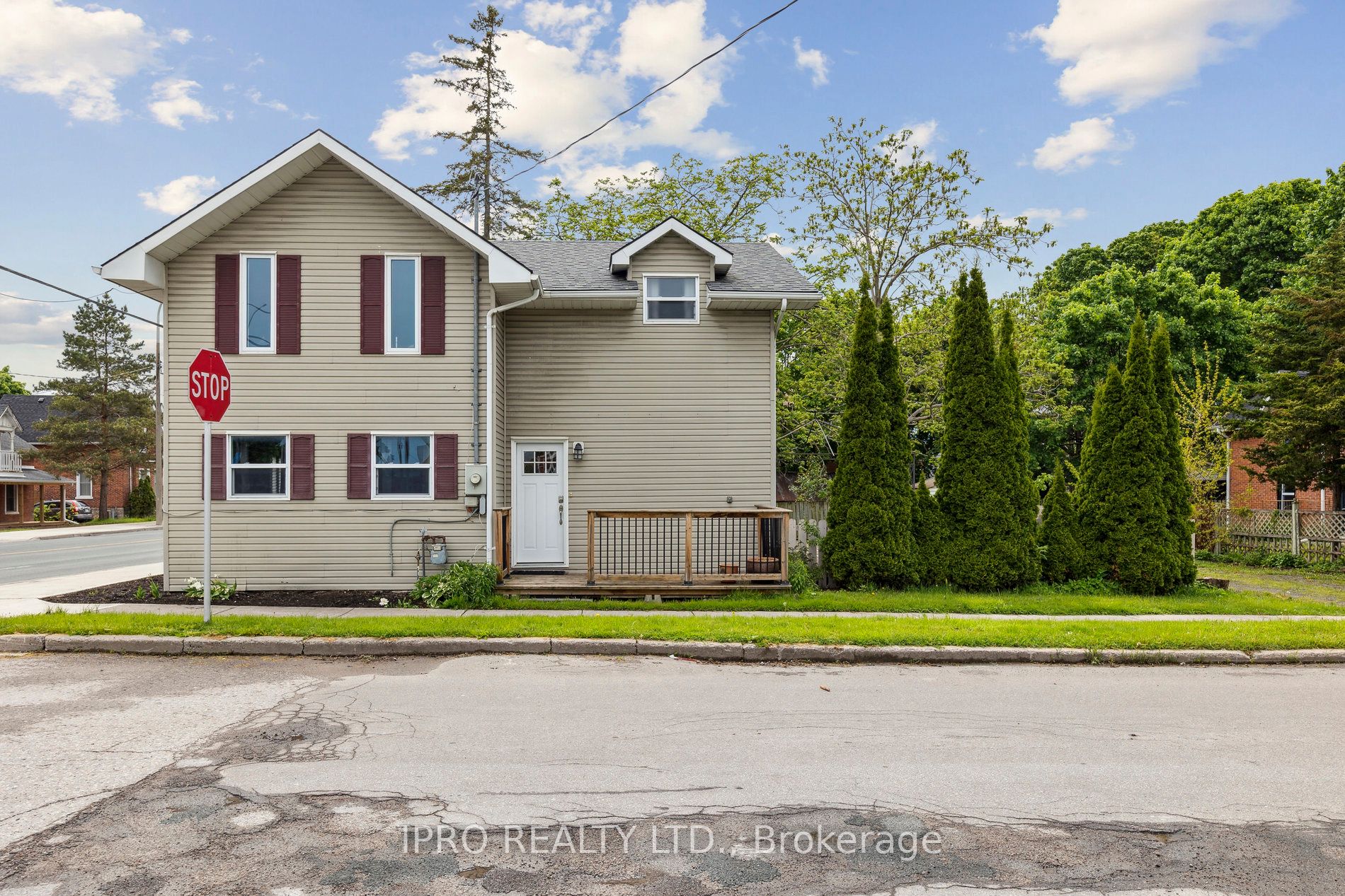 186 Dundas Street Property Photo 1