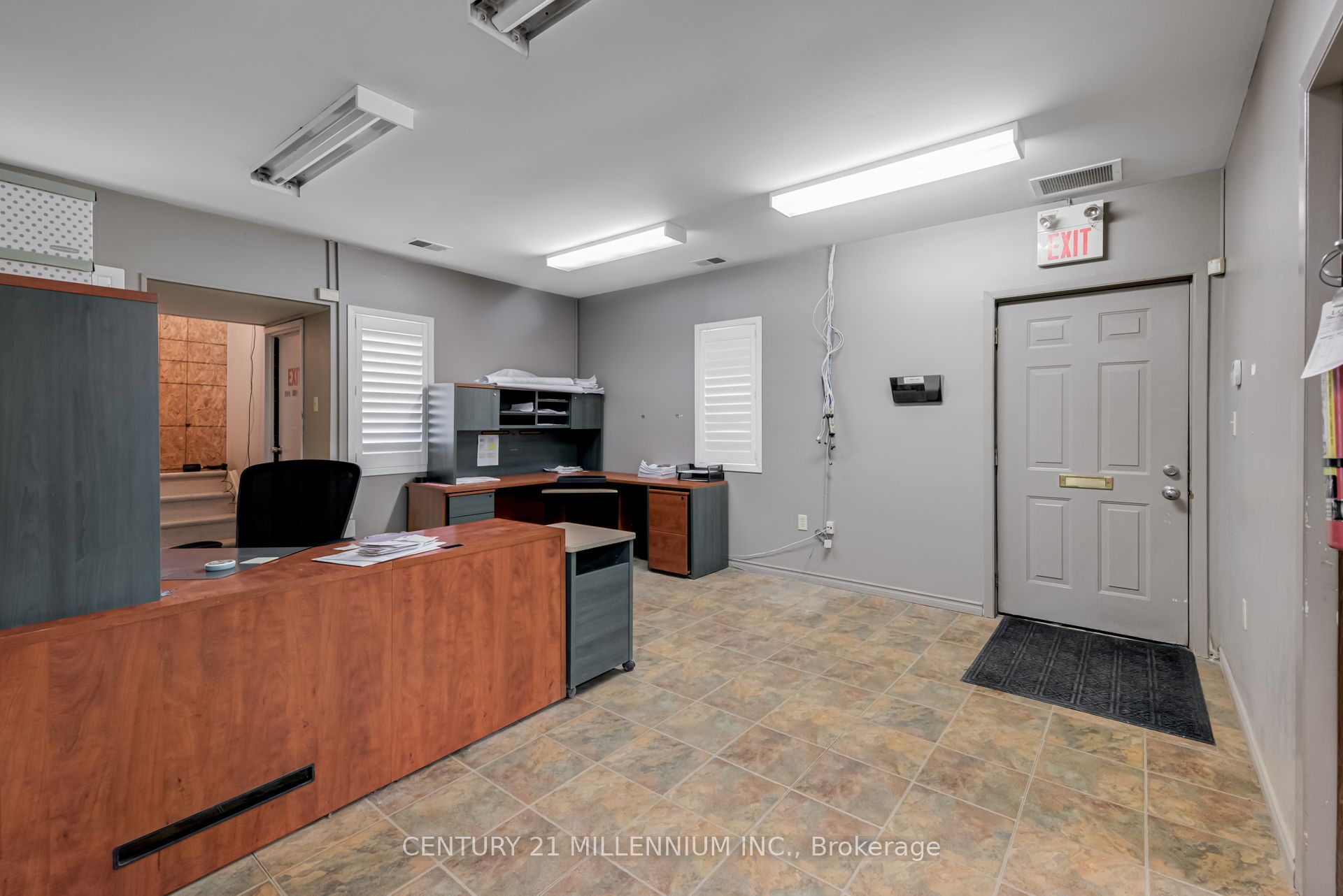 2073 Piper Lane Property Photo 6
