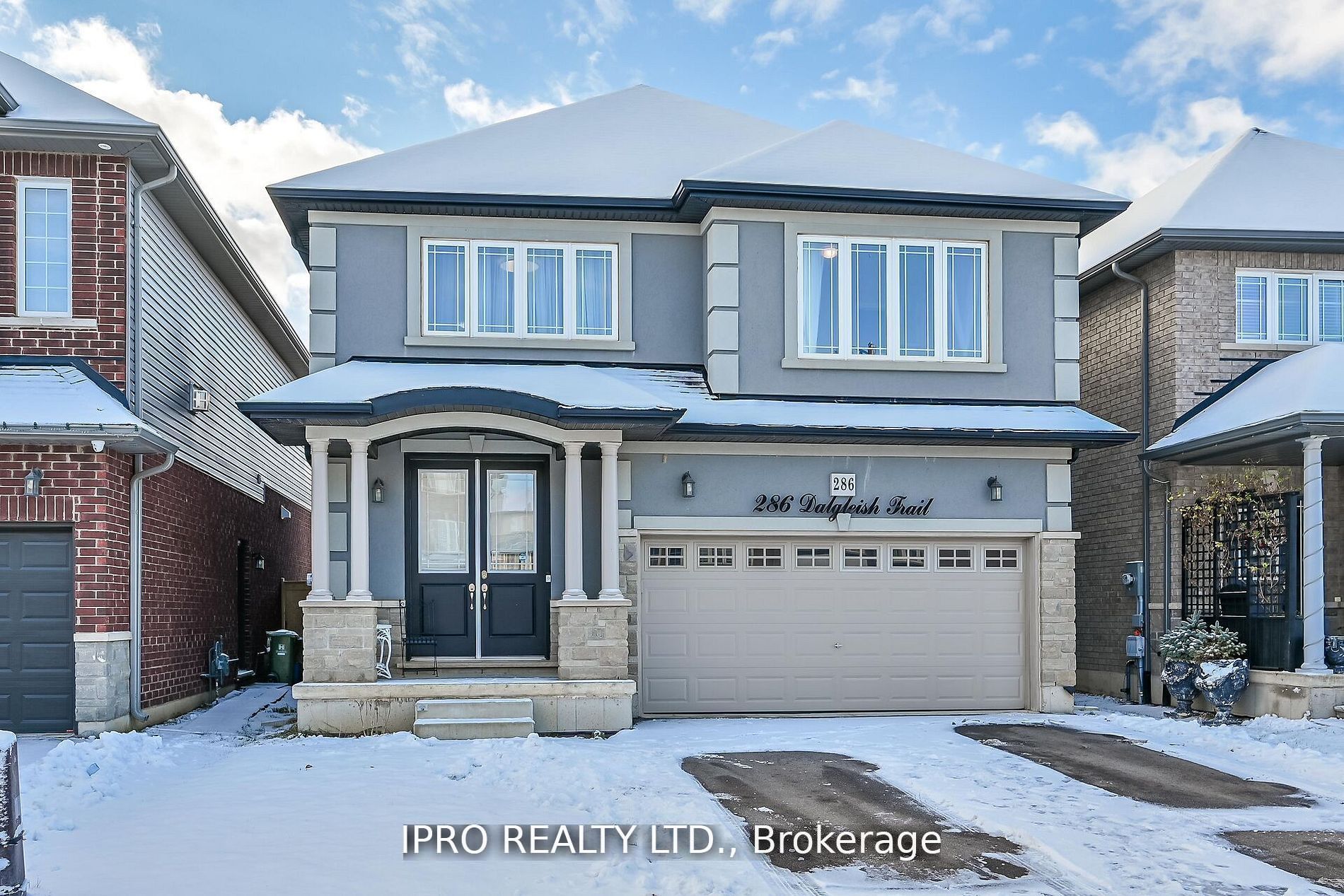 286 Dalgleish Trail Property Photo 1