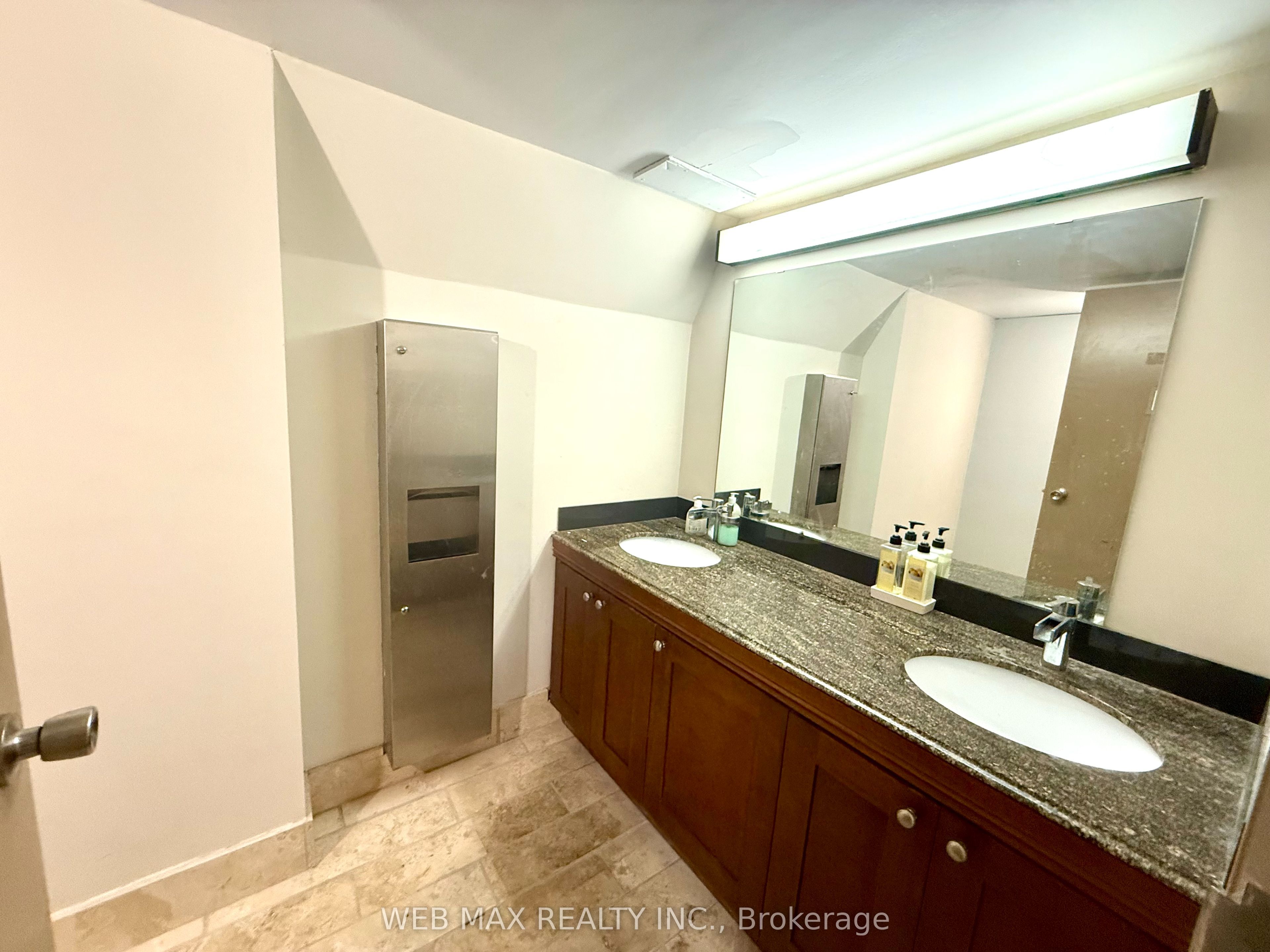 730 Main Street Property Photo 10