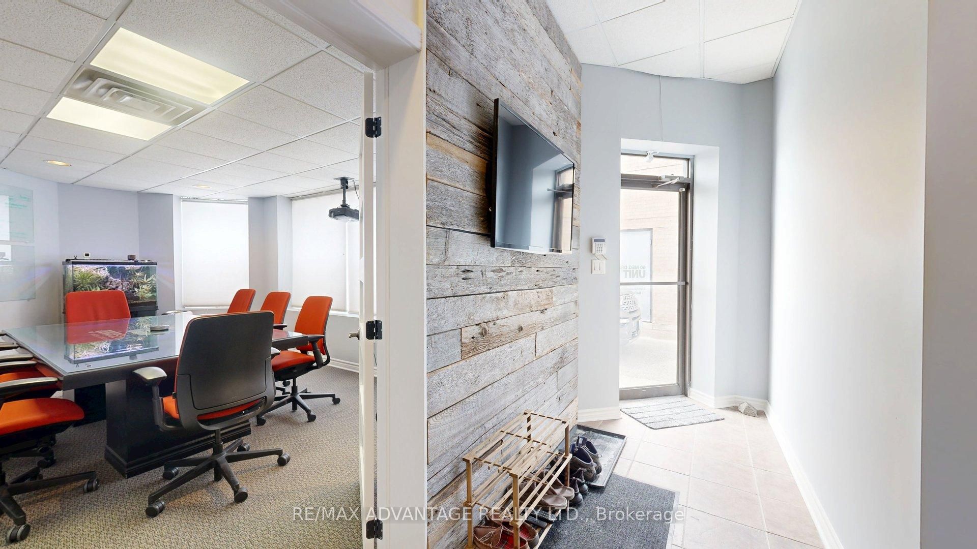 60 Meg Dr Property Photo 4
