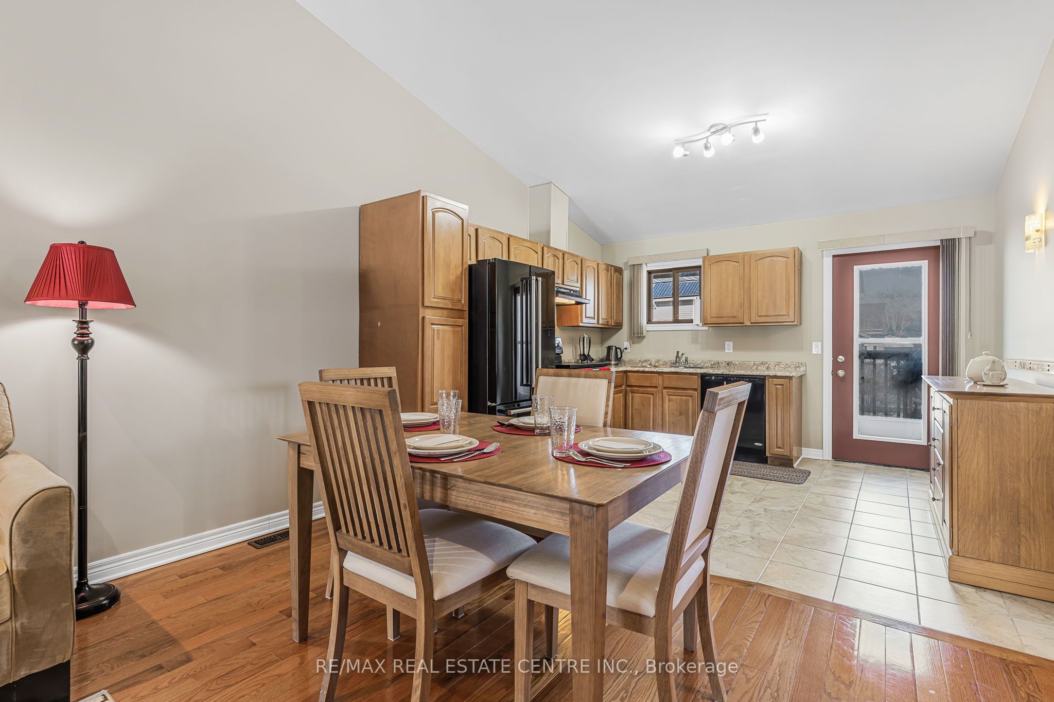 3780 Glendale Avenue Property Photo 5