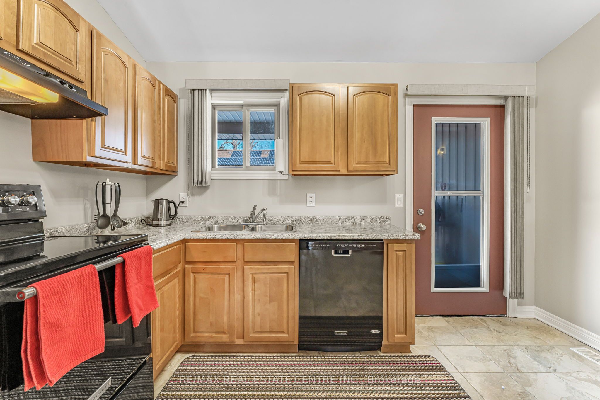 3780 Glendale Avenue Property Photo 9