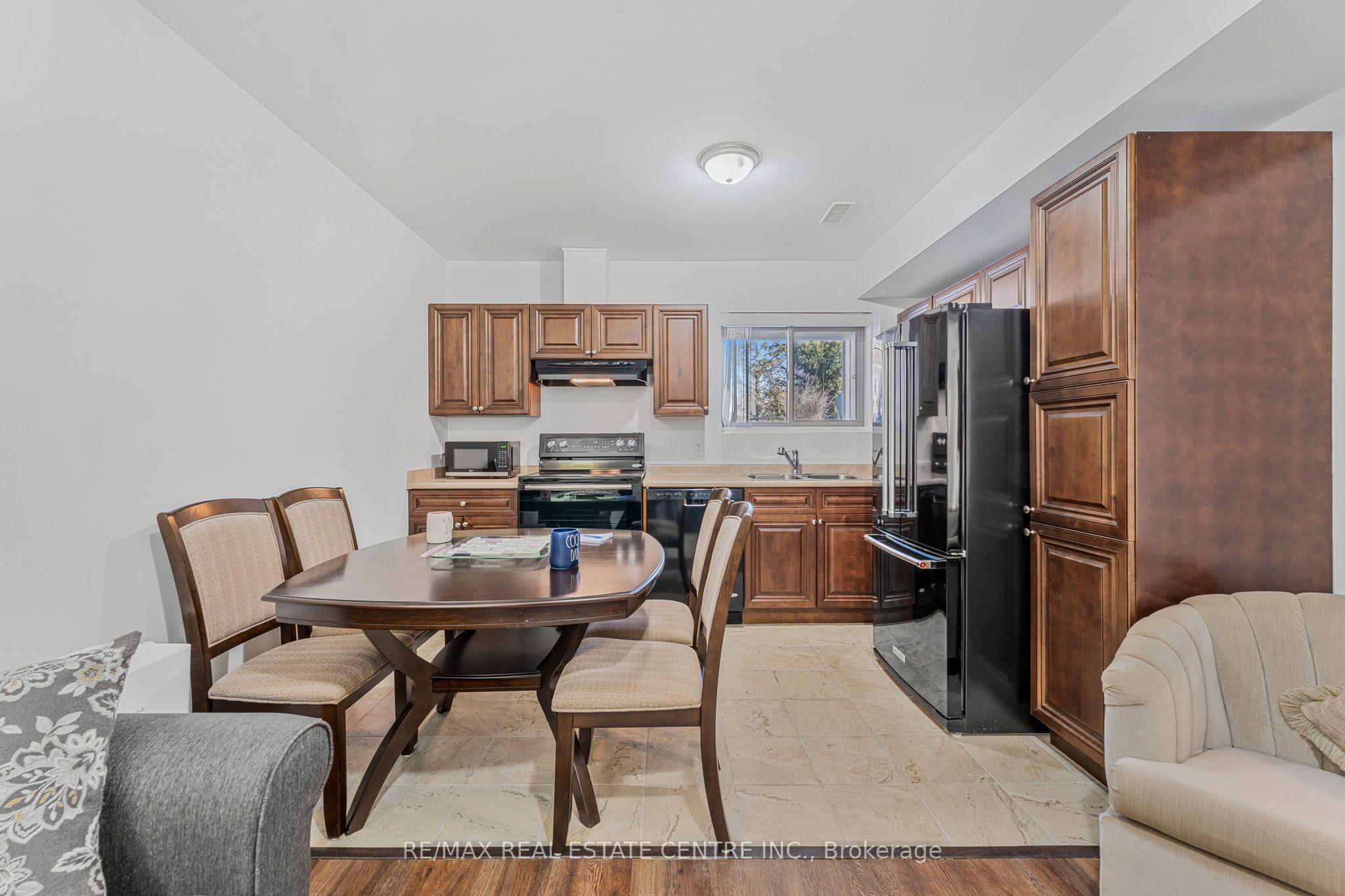 3780 Glendale Avenue Property Photo 25