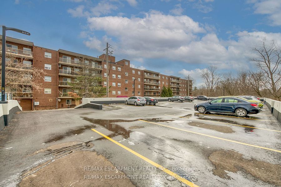 793 Colborne St Property Photo 1