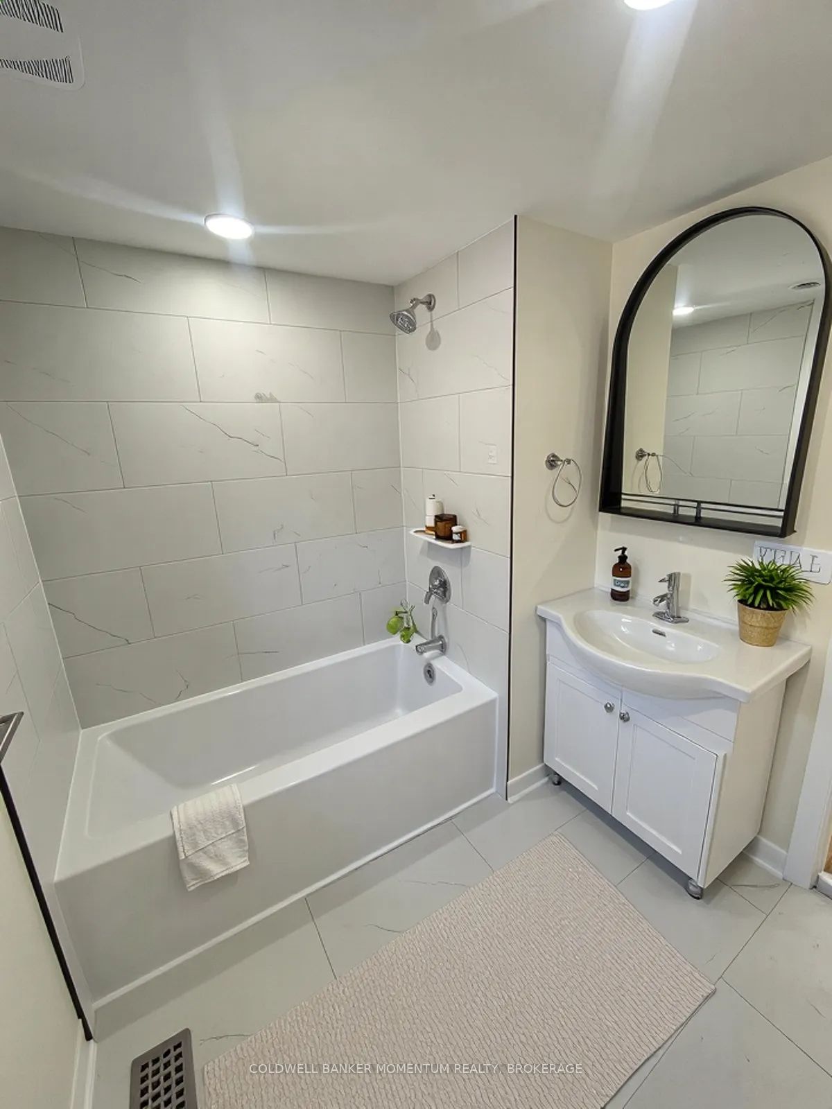 51 Rykert Street Property Photo 12