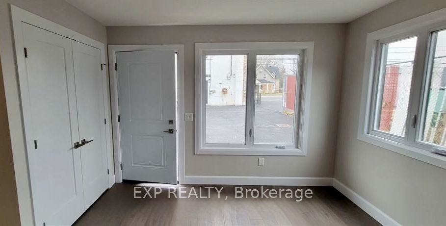6610 Fourth Line Road Property Photo 11