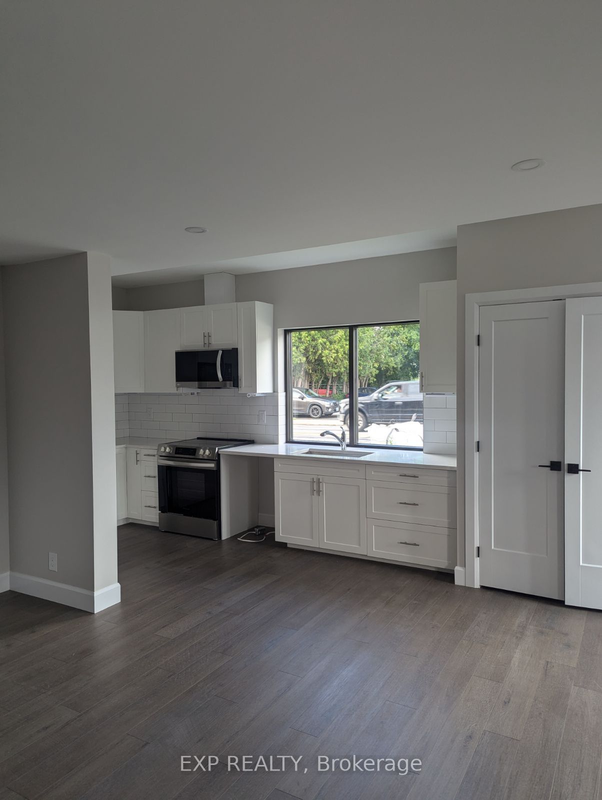 6610 Fourth Line Road Property Photo 17