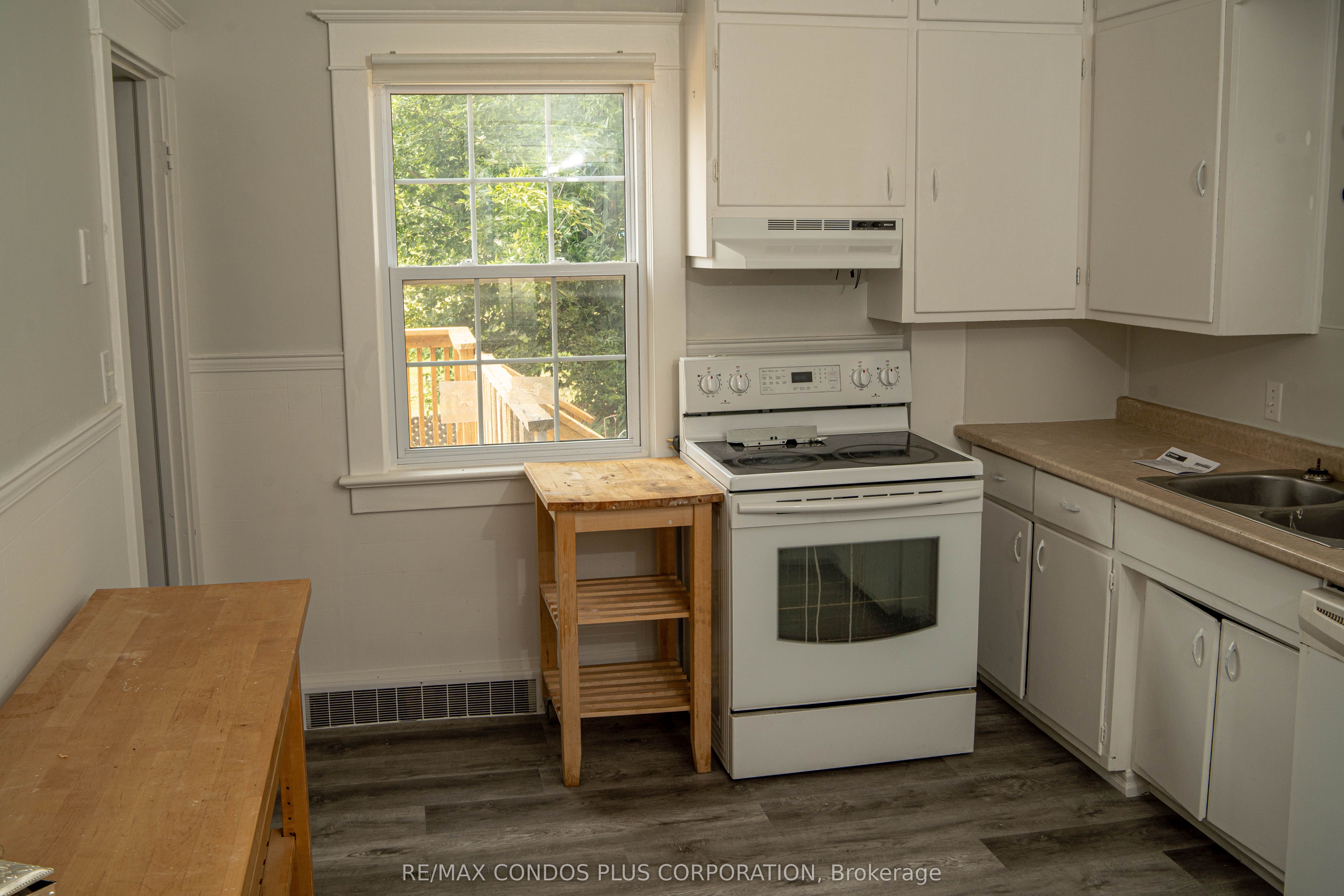 758 Niagara Stone Rd Property Photo 6