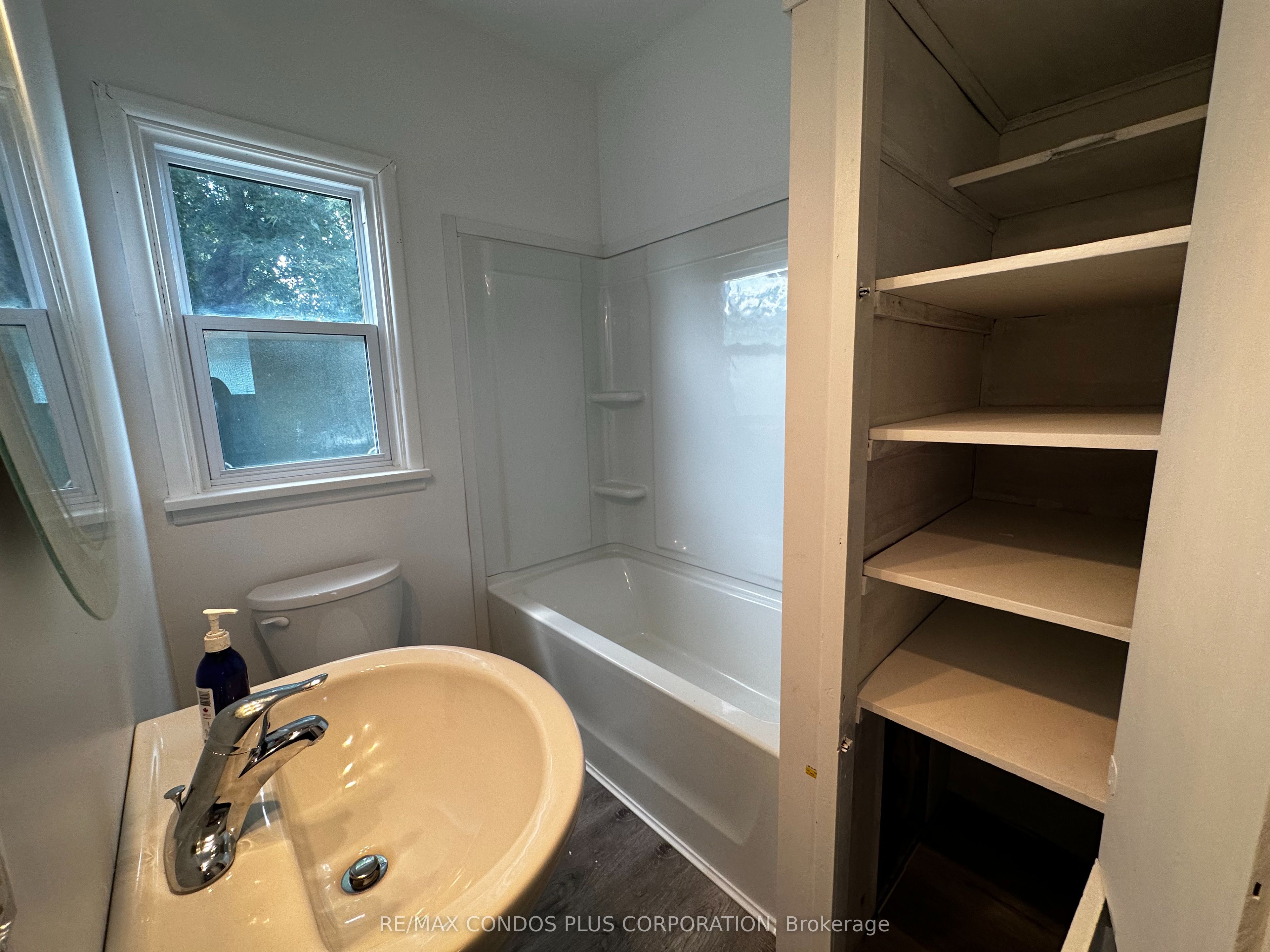 758 Niagara Stone Rd Property Photo 17