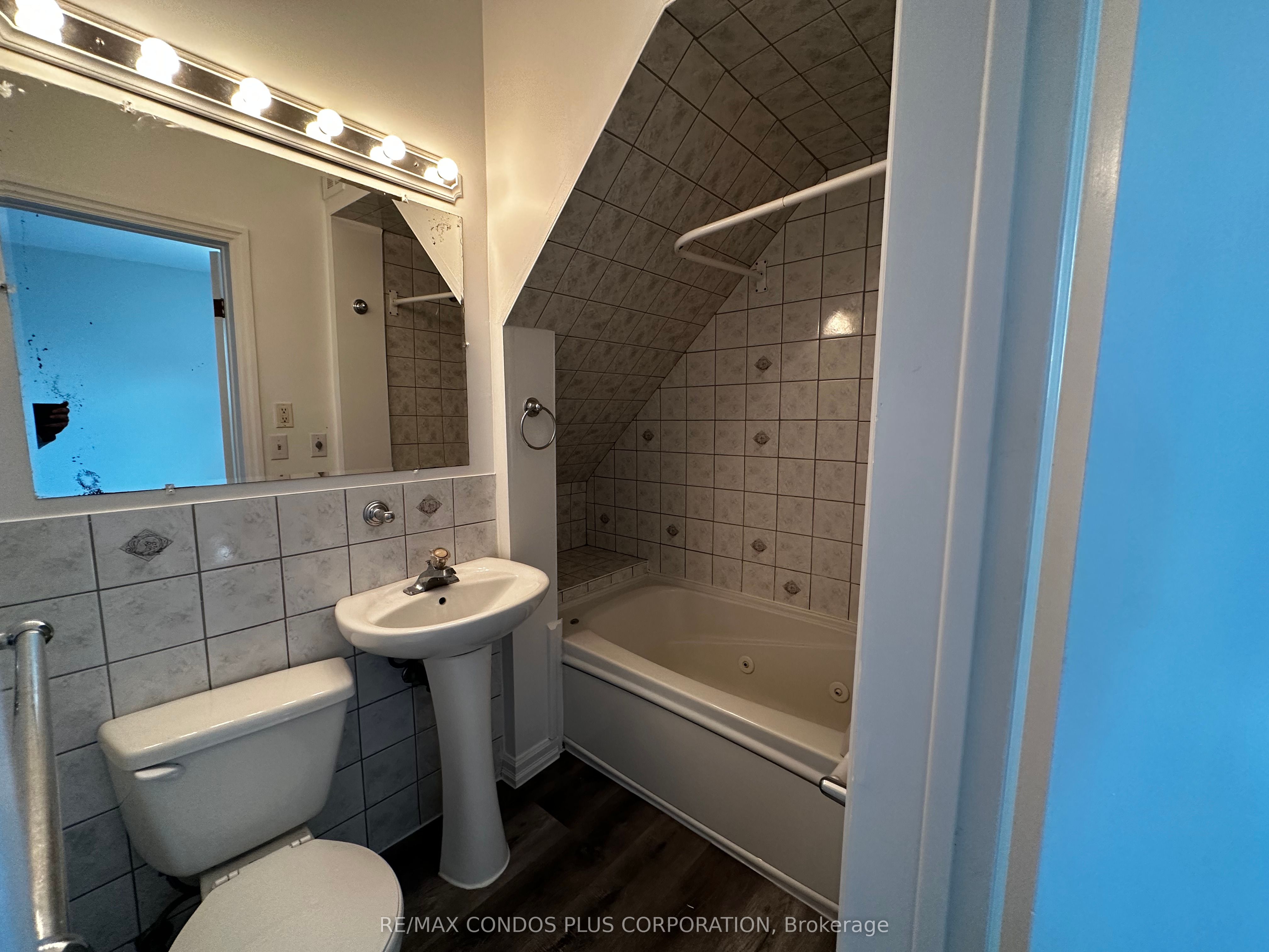 758 Niagara Stone Rd Property Photo 18