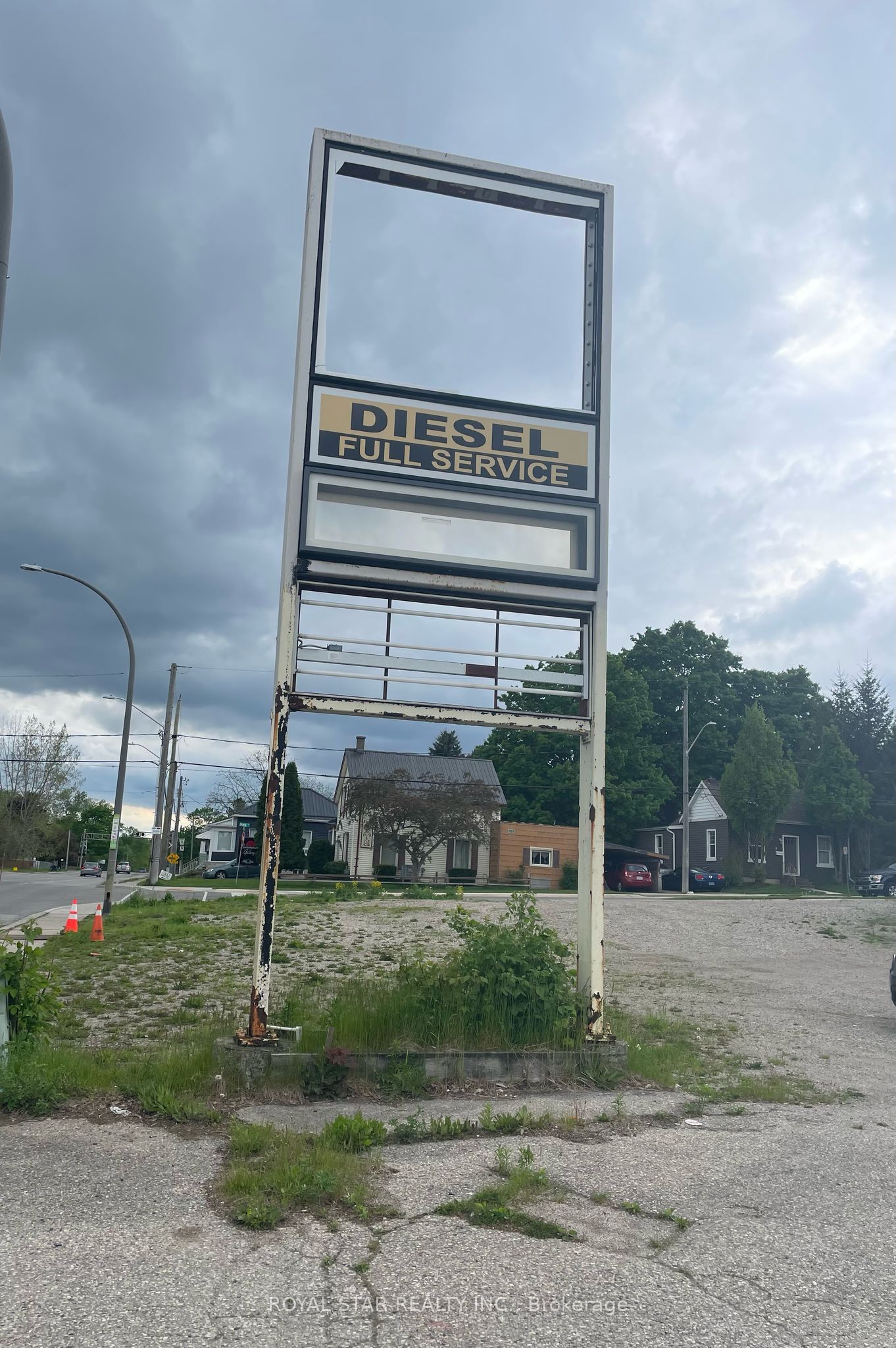 201 Dundas St Property Photo 1