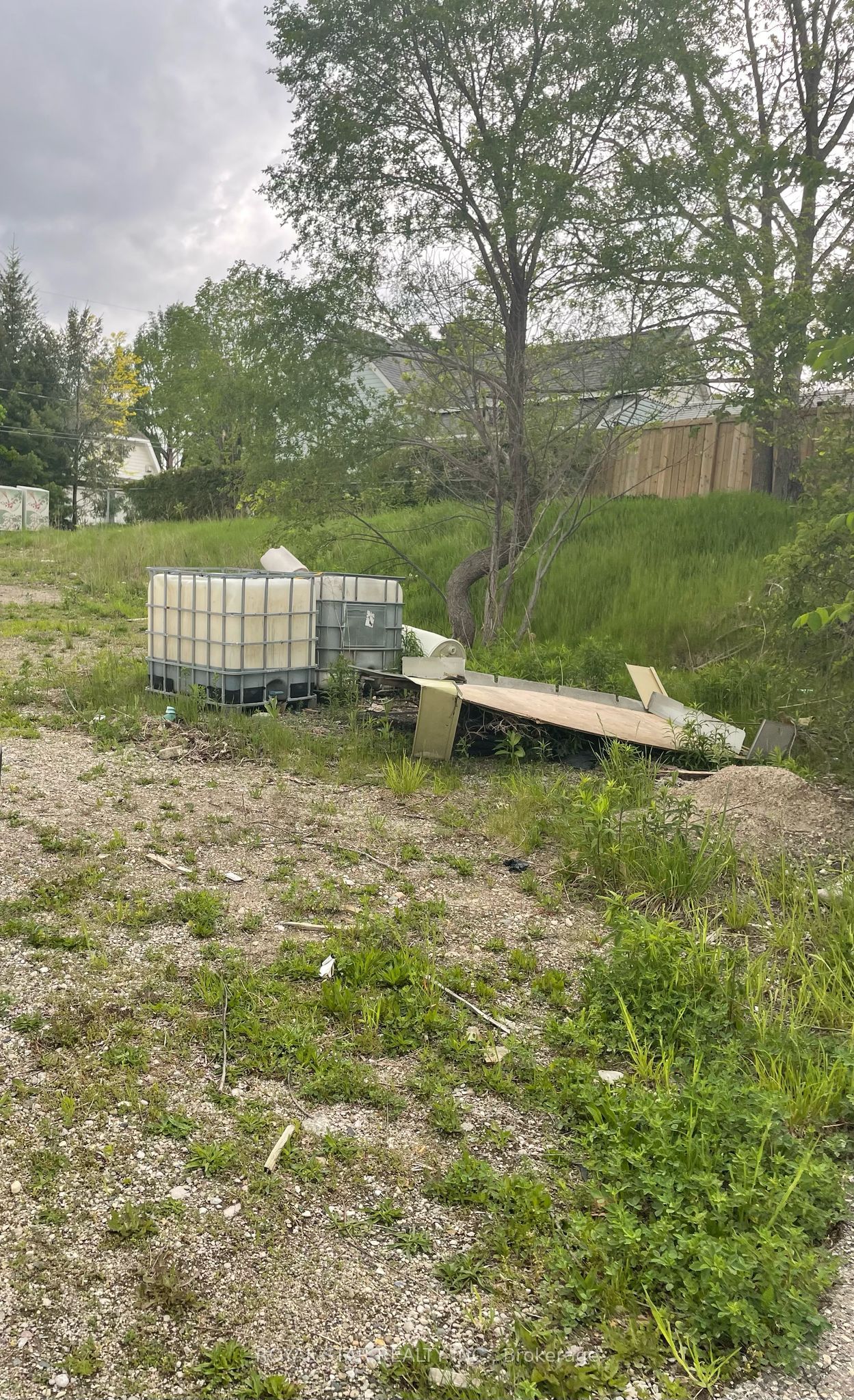 201 Dundas St Property Photo 7