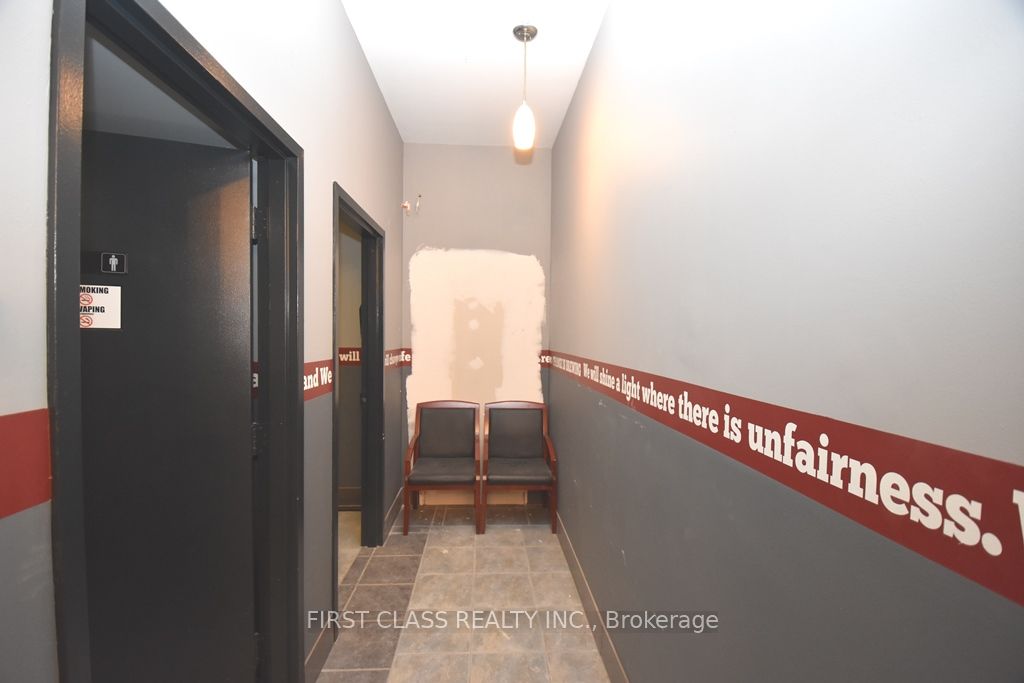18 Market St Property Photo 9