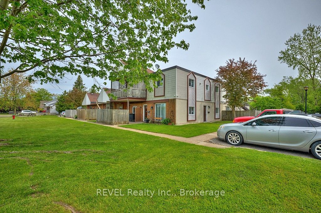 #8 - 20 Kingsway Road Property Photo 1