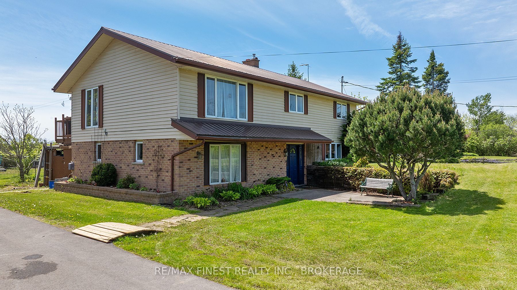 706 Caton Road Property Photo 1