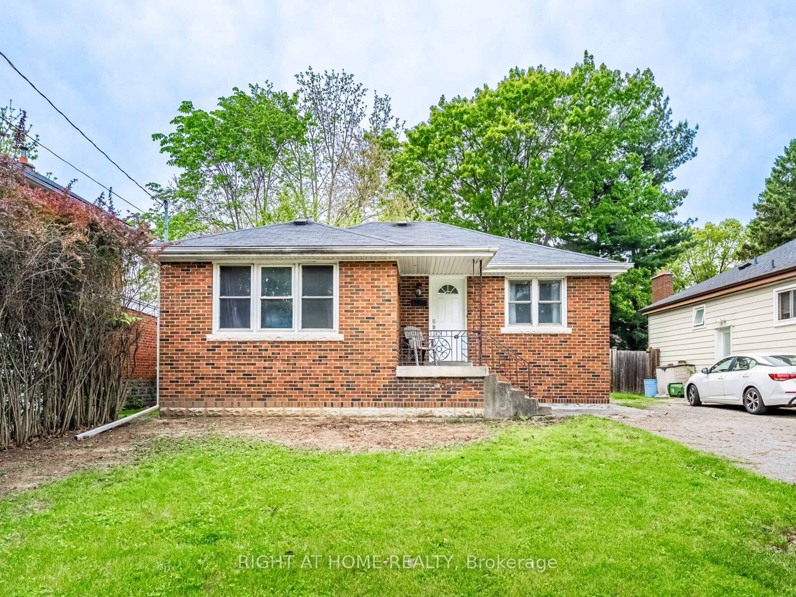 194 Cline Avenue S Property Photo 1