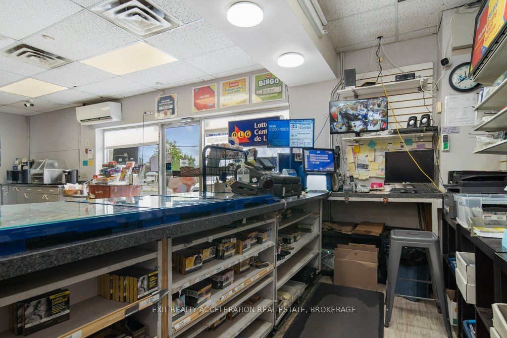 #2 - 311 Bridge Street Property Photo 8