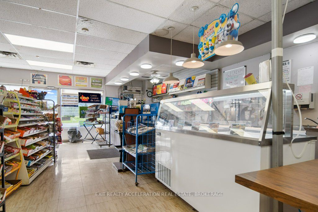 #2 - 311 Bridge Street Property Photo 10