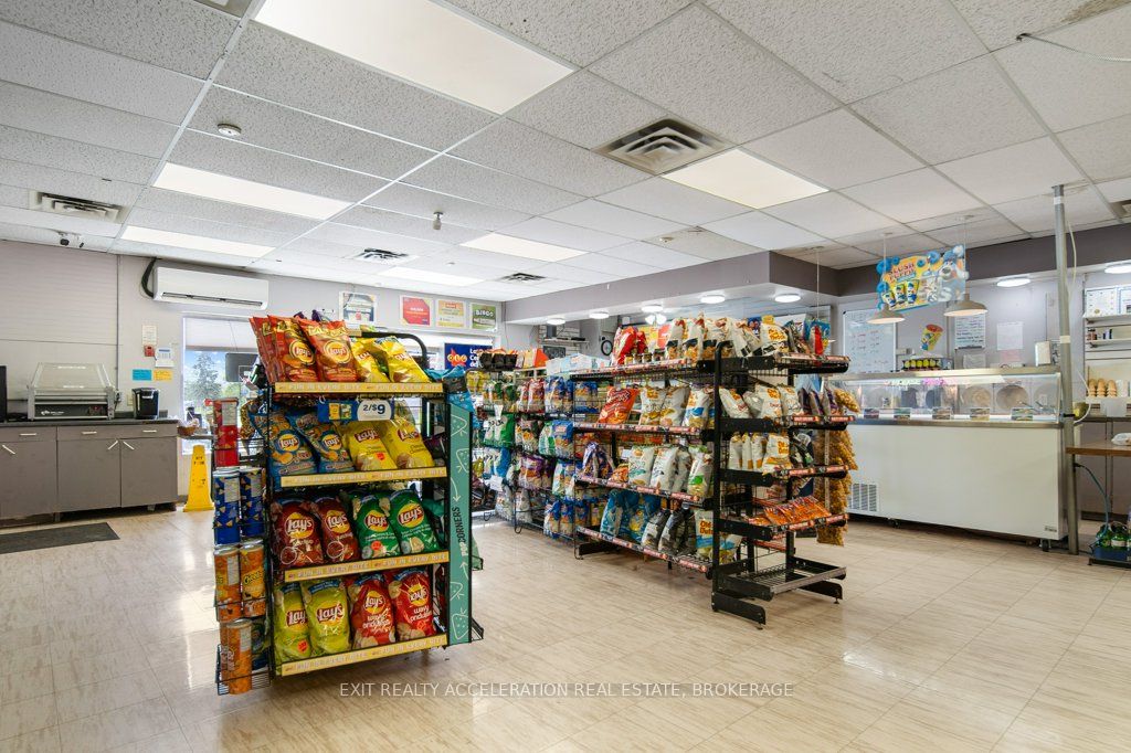 #2 - 311 Bridge Street Property Photo 14