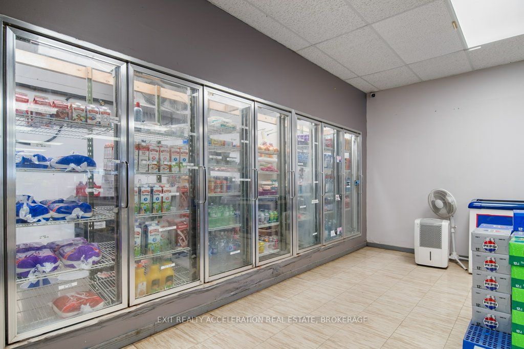 #2 - 311 Bridge Street Property Photo 20