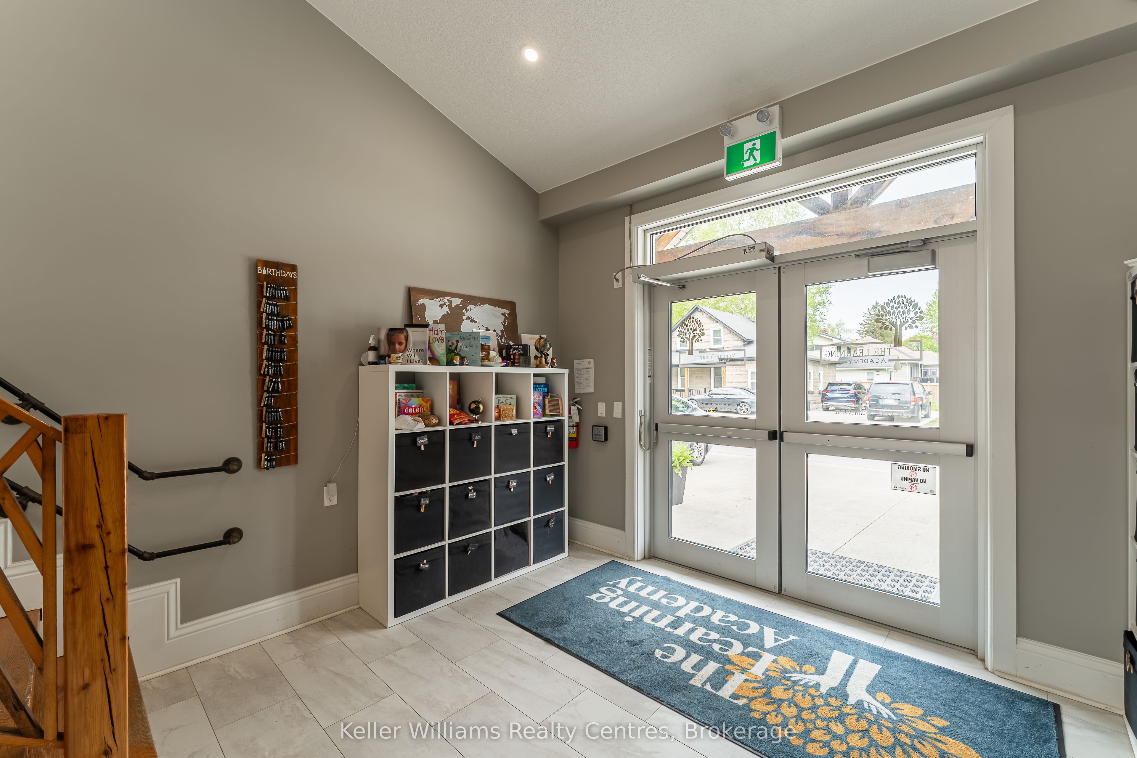 569 Catherine Street Property Photo 8