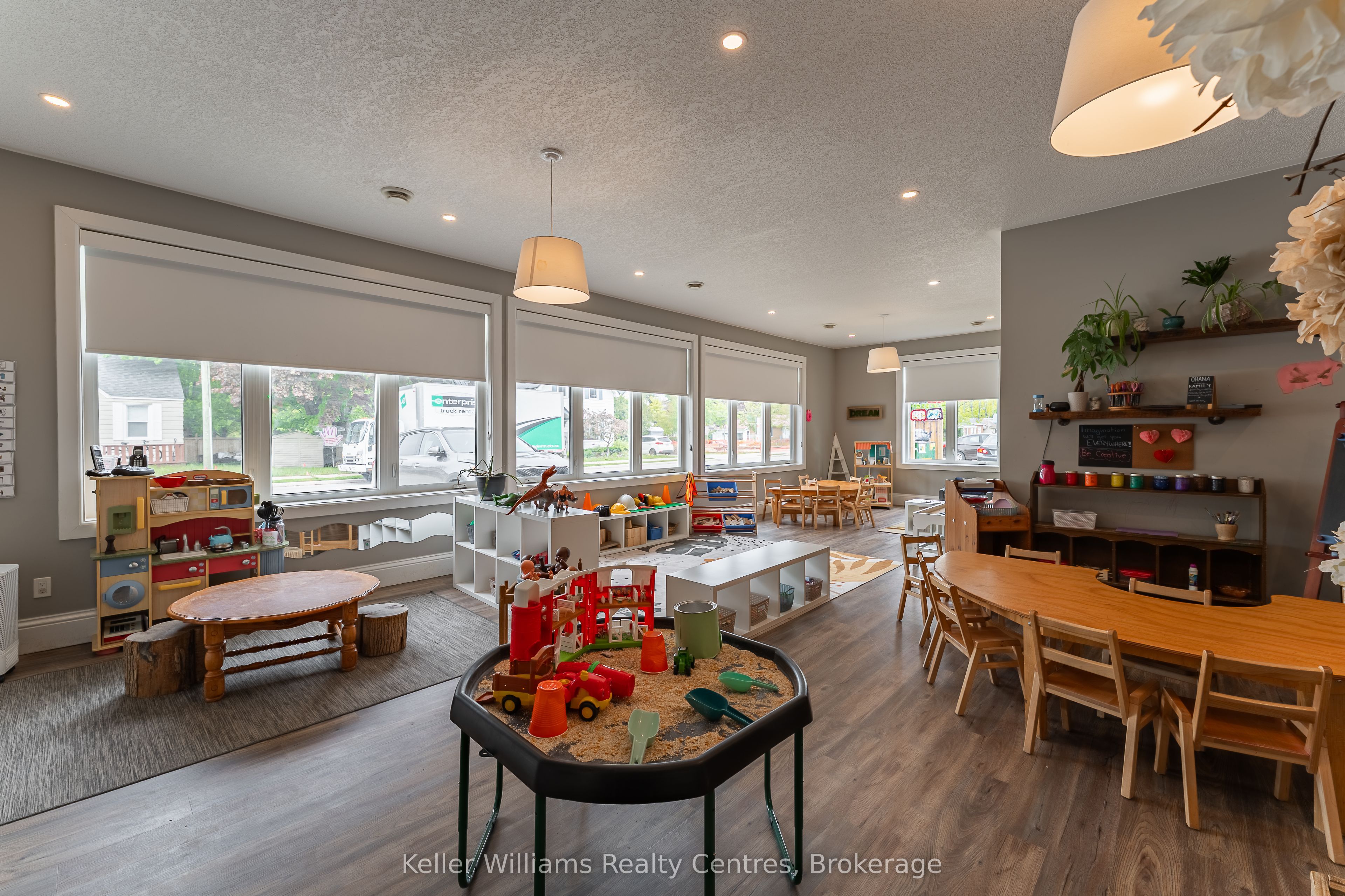 569 Catherine Street Property Photo 13