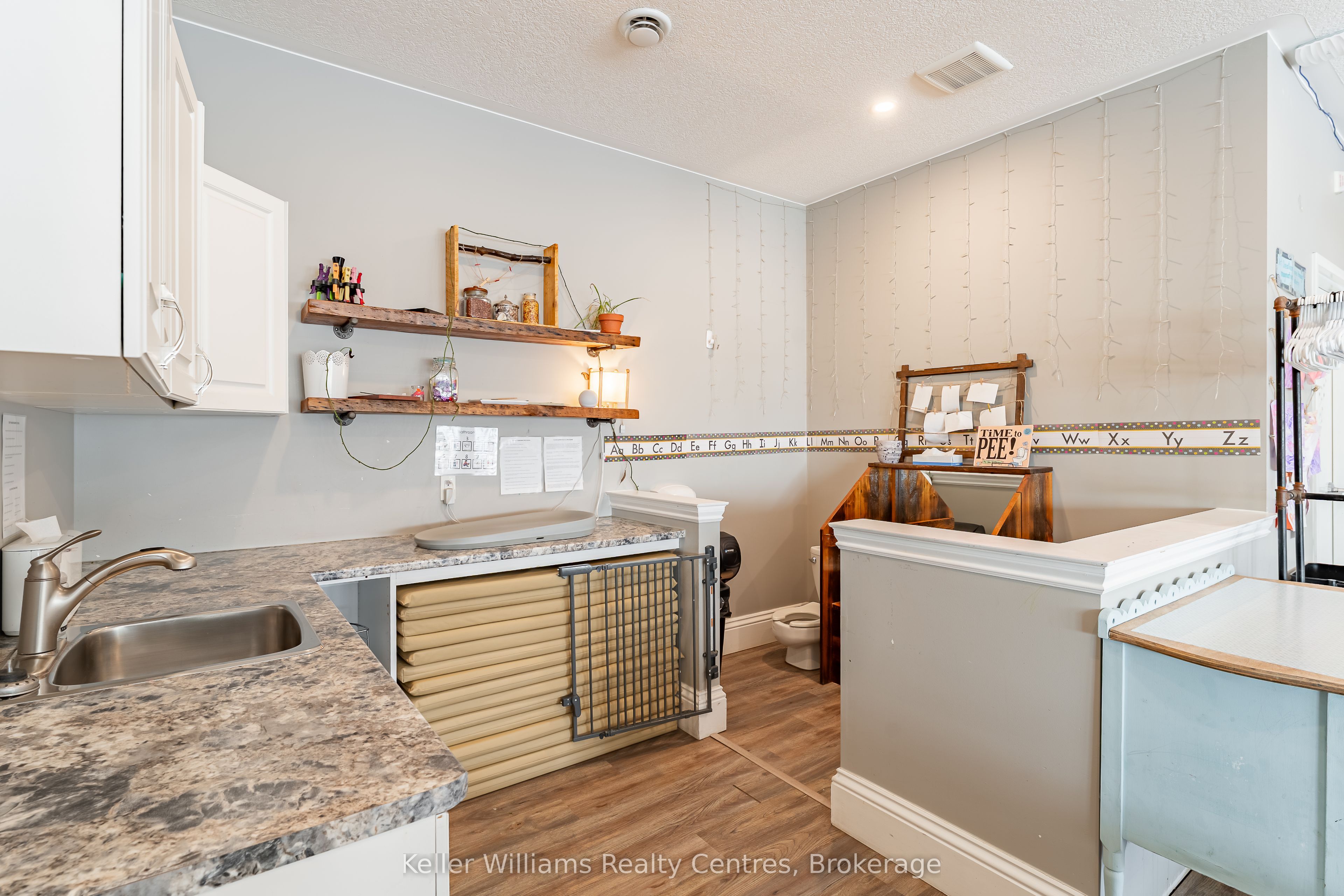 569 Catherine Street Property Photo 17
