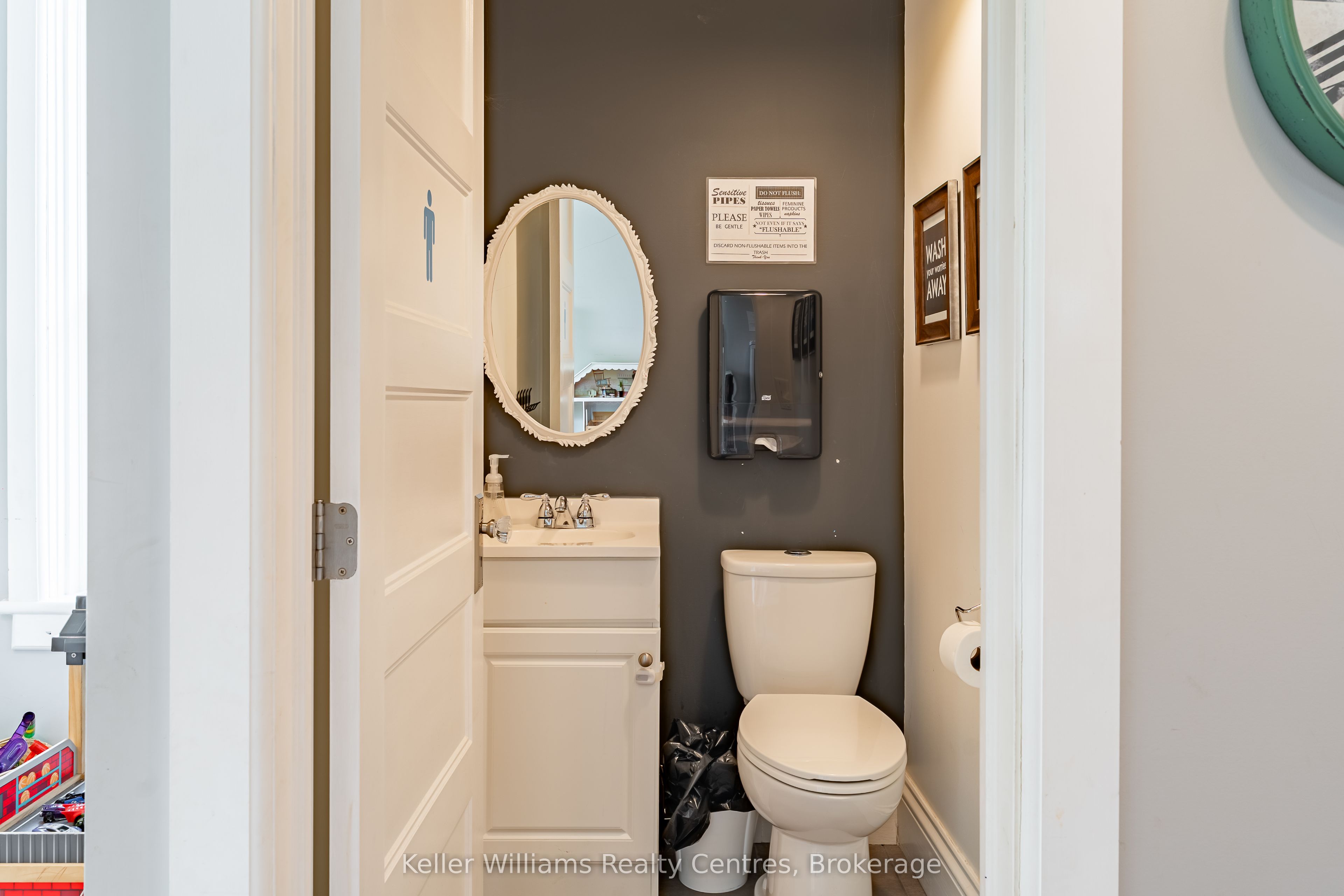 569 Catherine Street Property Photo 41