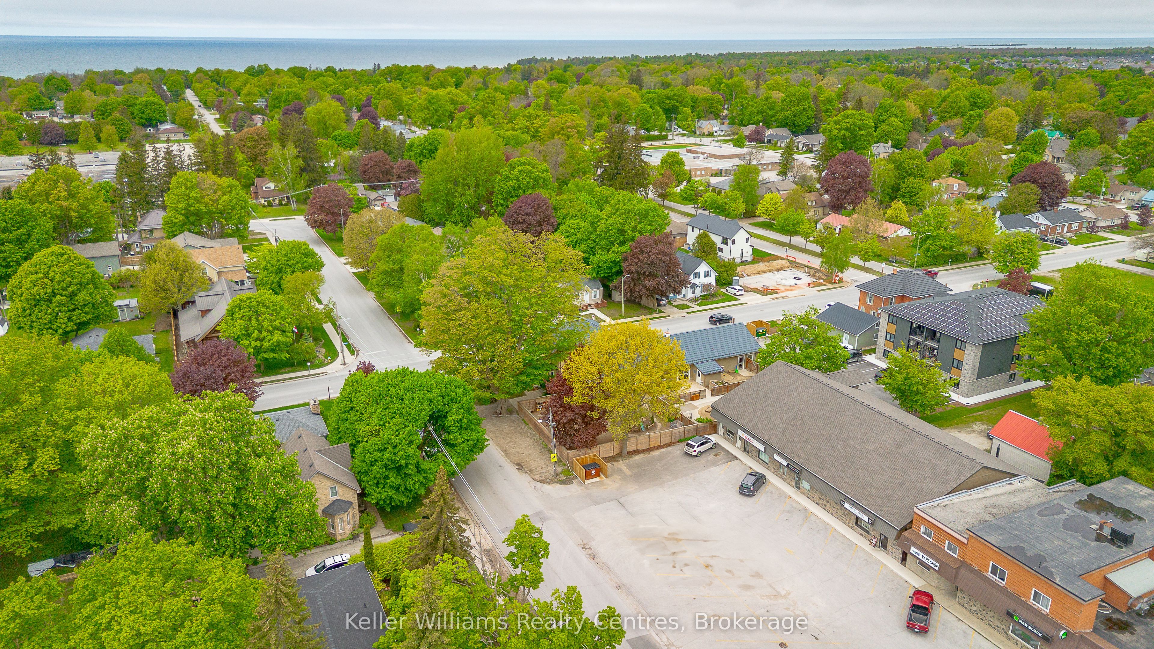 569 Catherine Street Property Photo 48