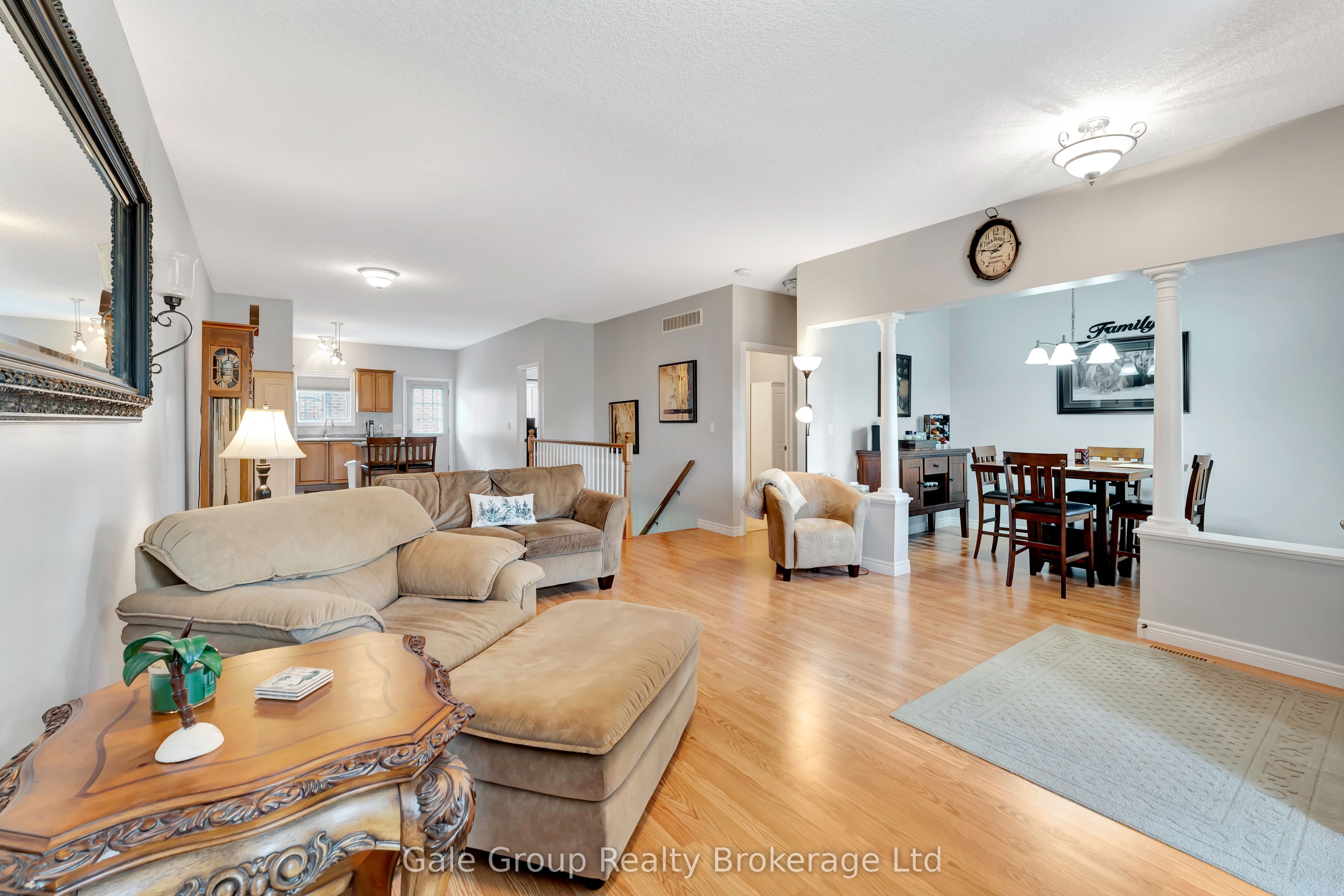 693 Southwood Way Property Photo 6