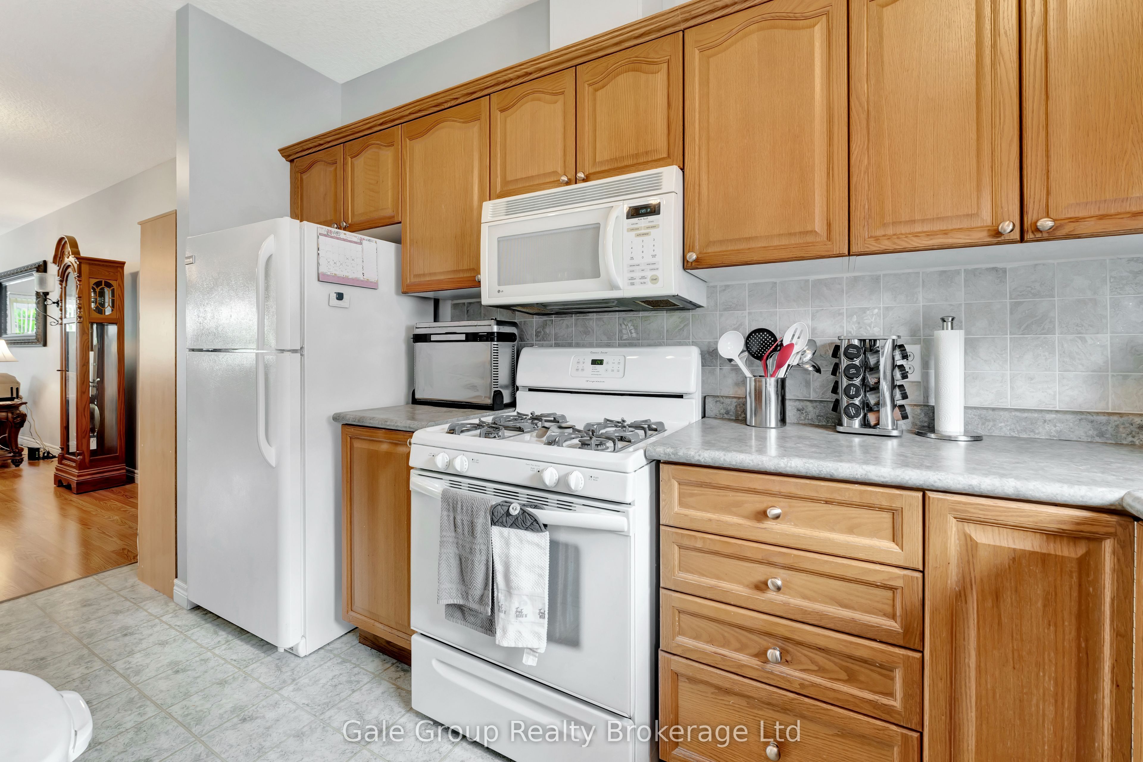693 Southwood Way Property Photo 12