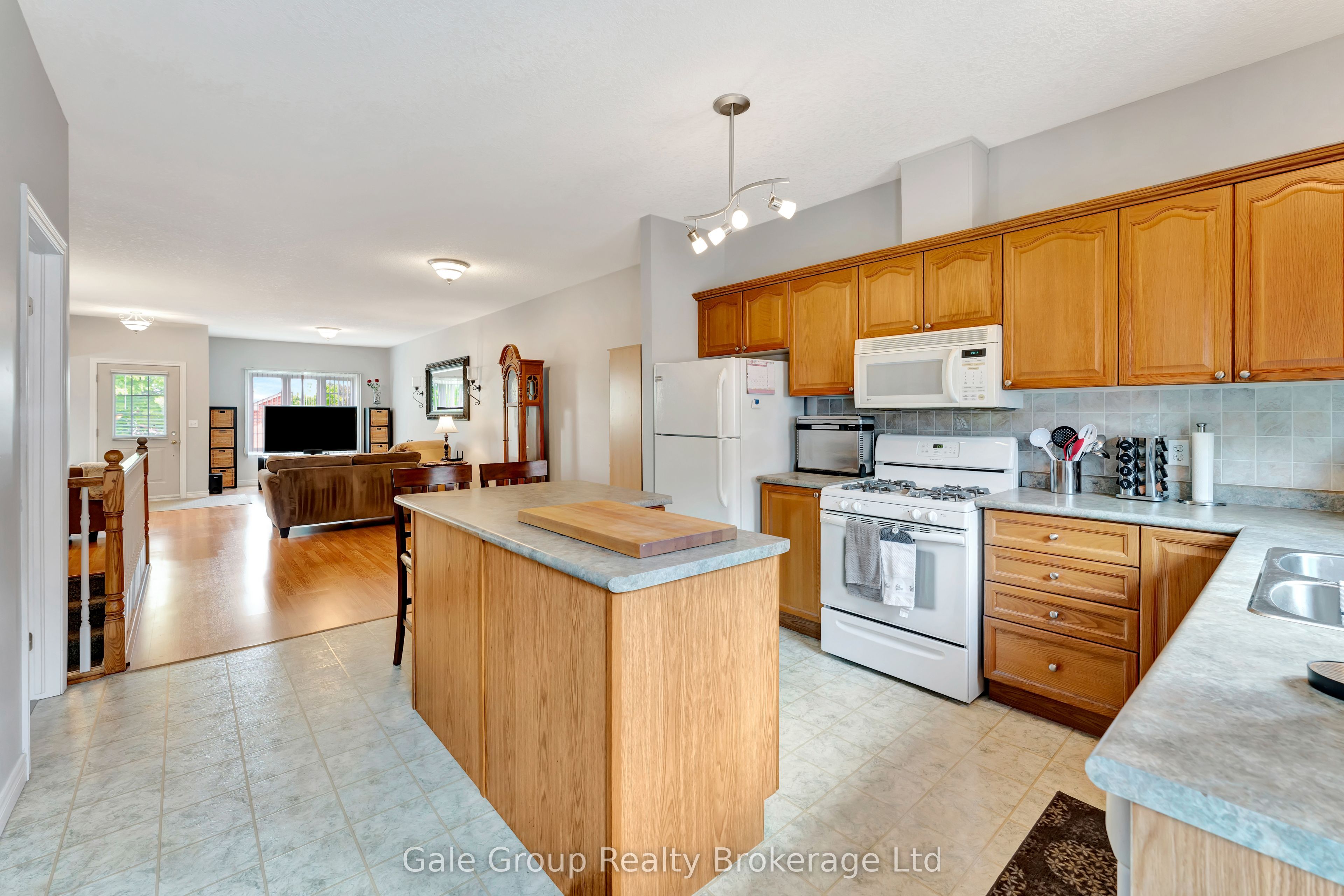 693 Southwood Way Property Photo 13
