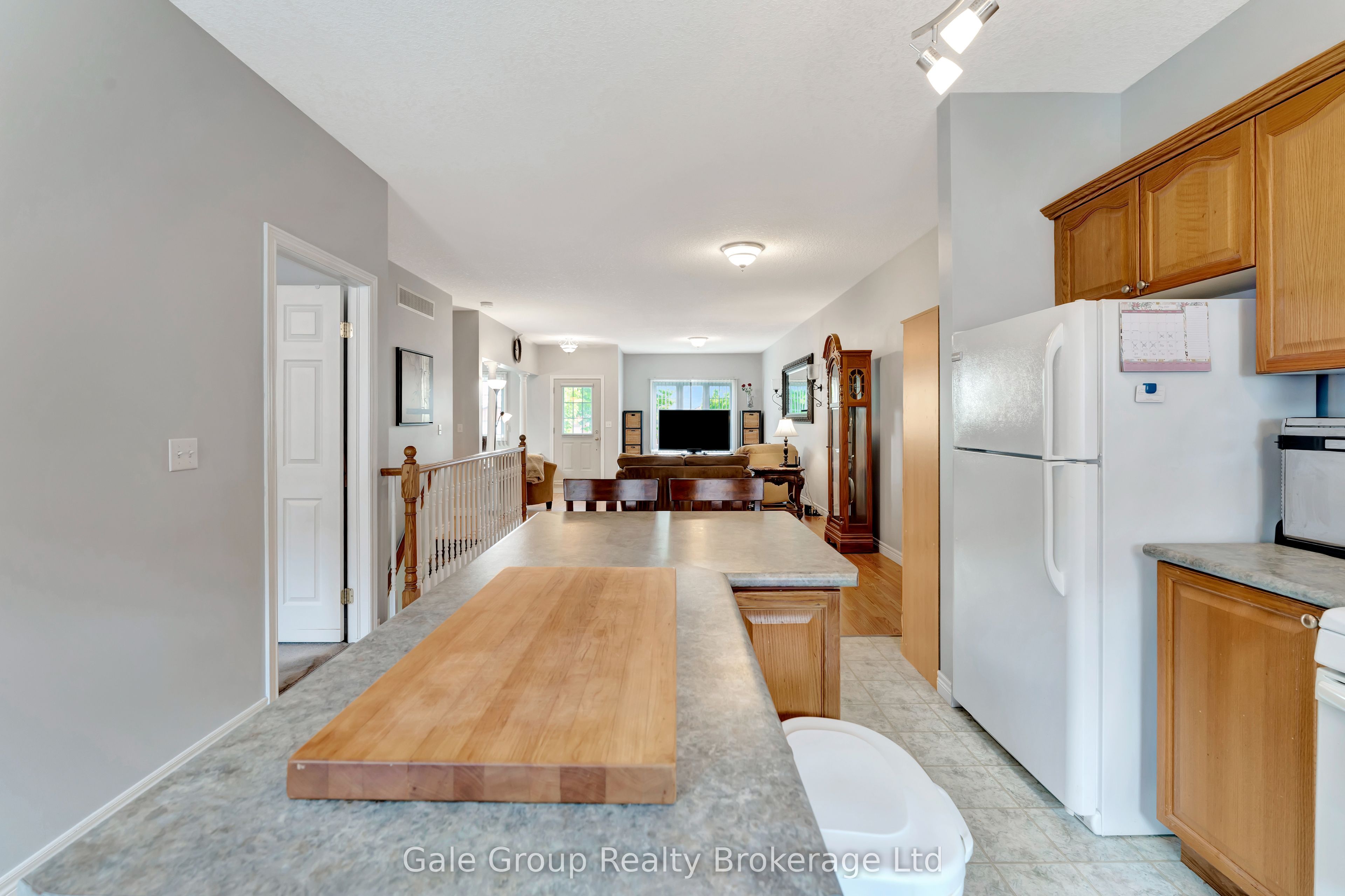 693 Southwood Way Property Photo 14