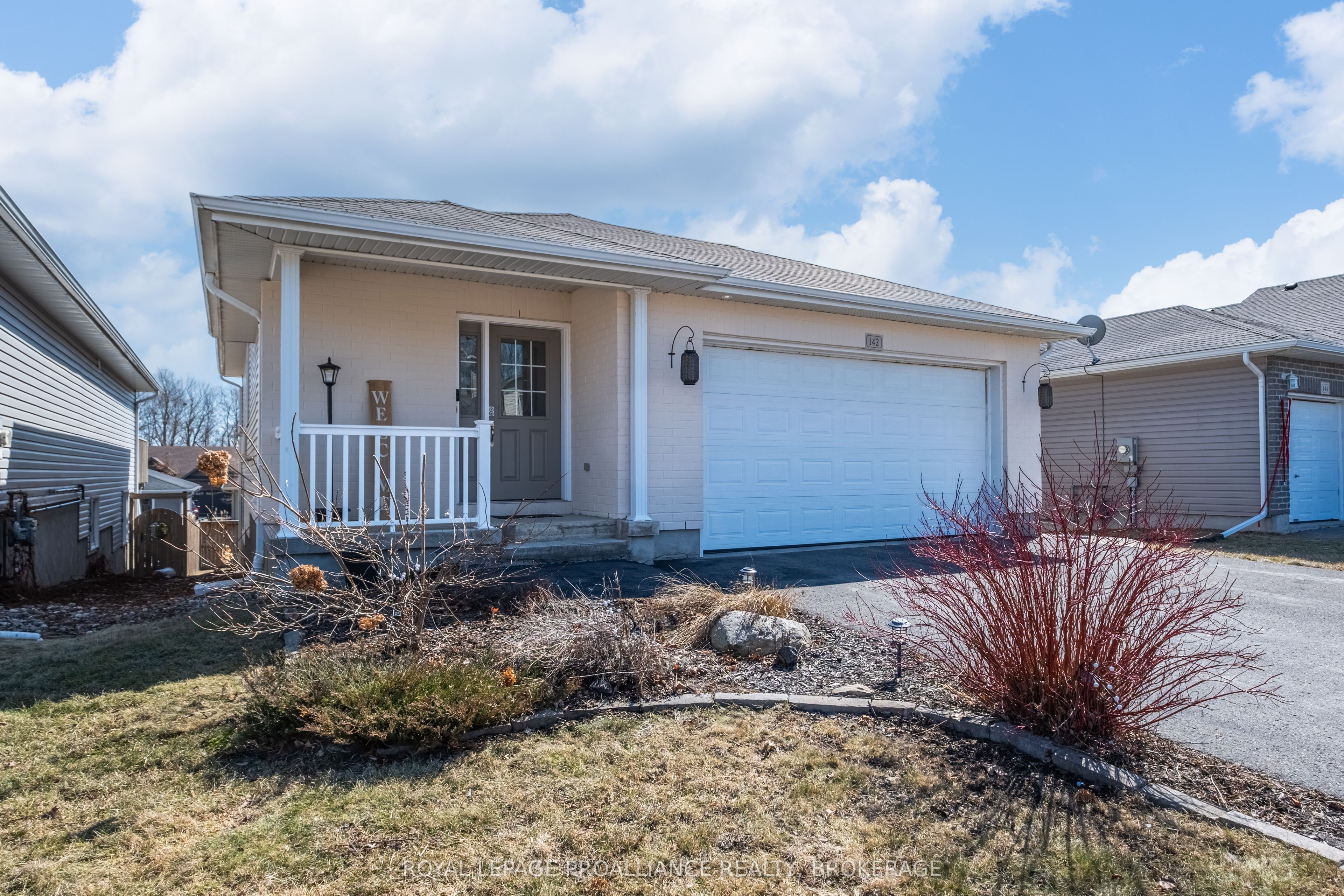 142 Islandview Drive Property Photo 1