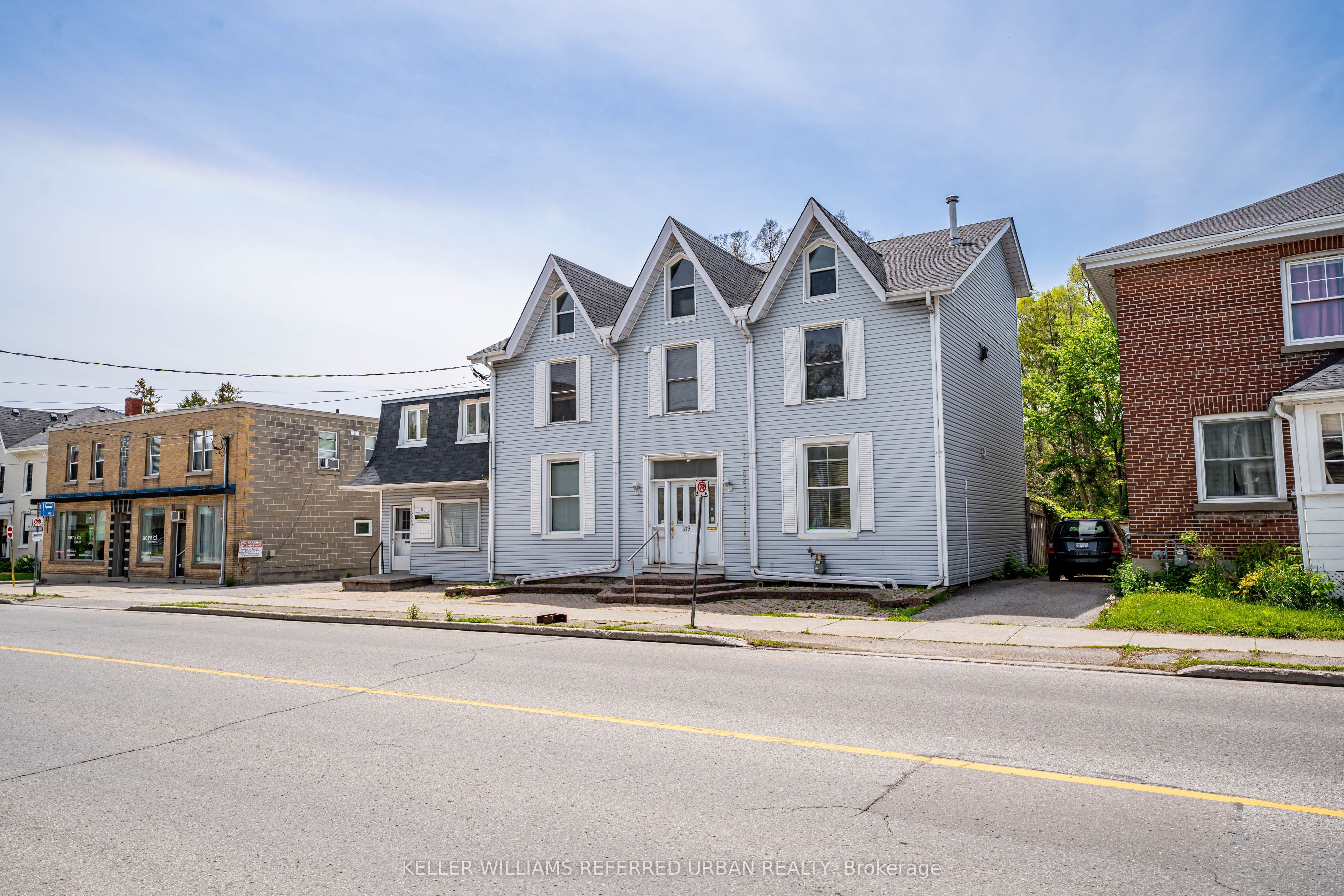 319 Division St Property Photo 2