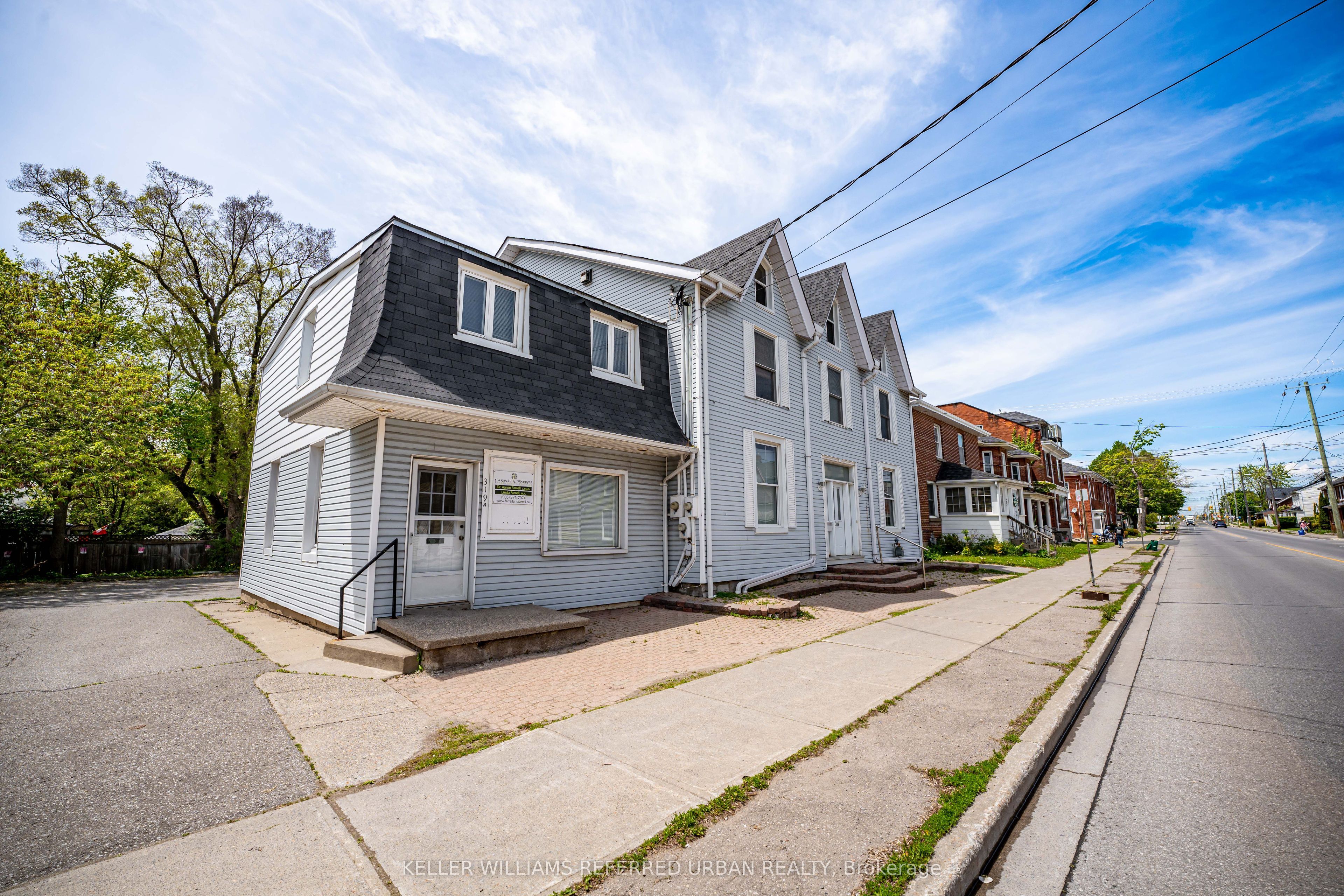 319 Division St Property Photo 3