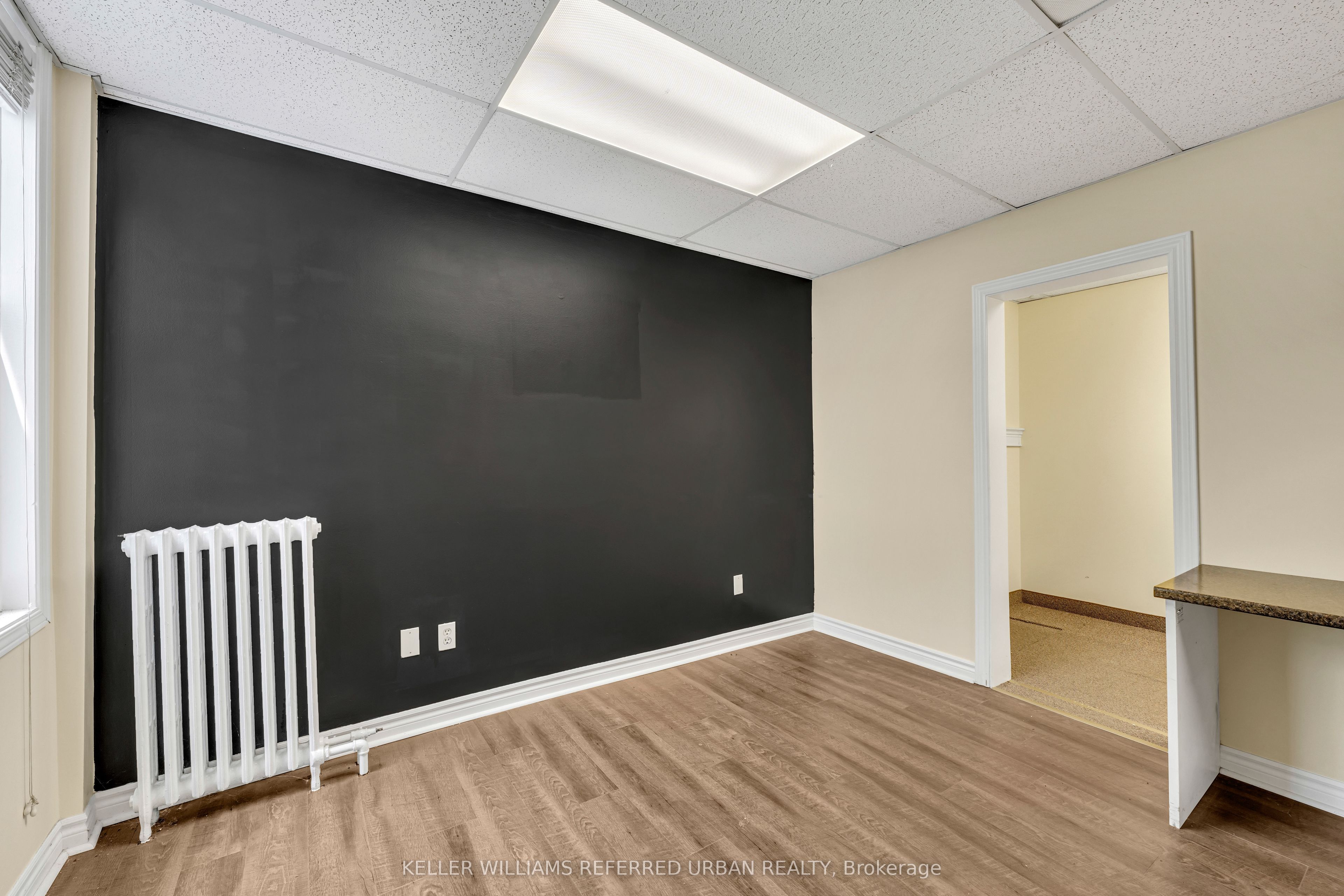 319 Division St Property Photo 9