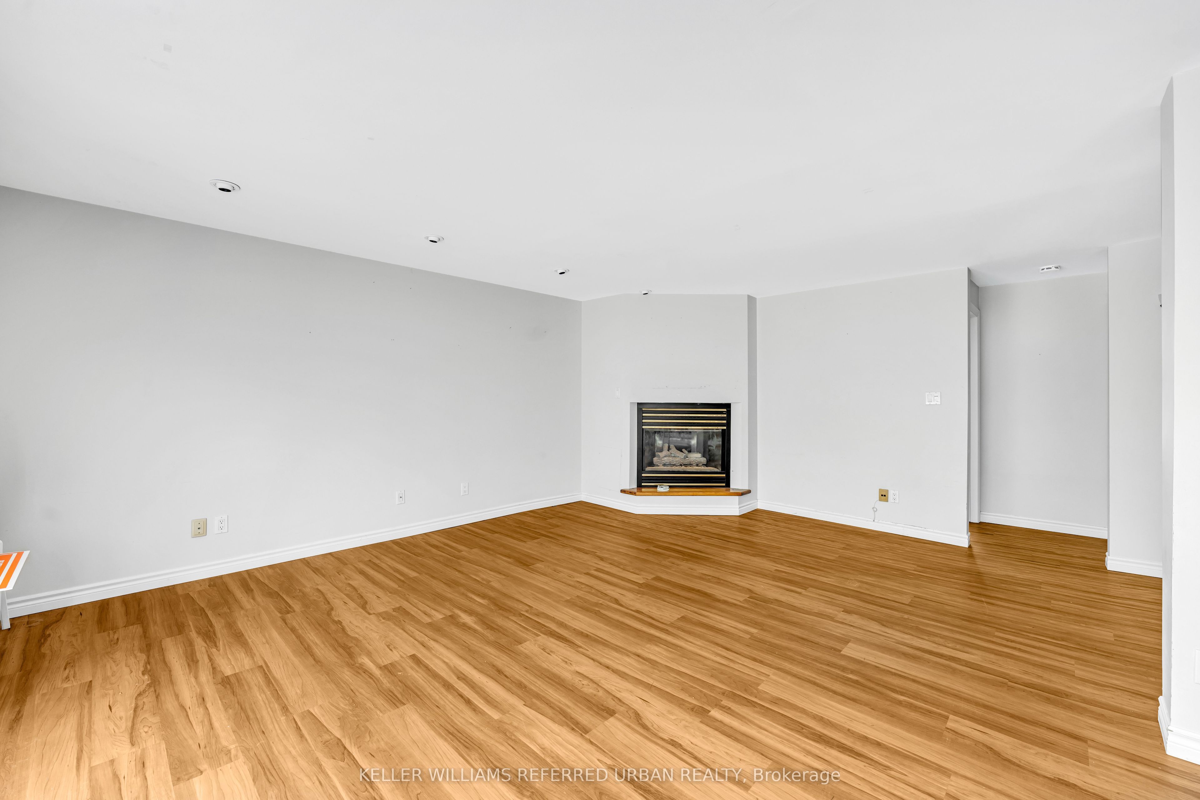 319 Division St Property Photo 13