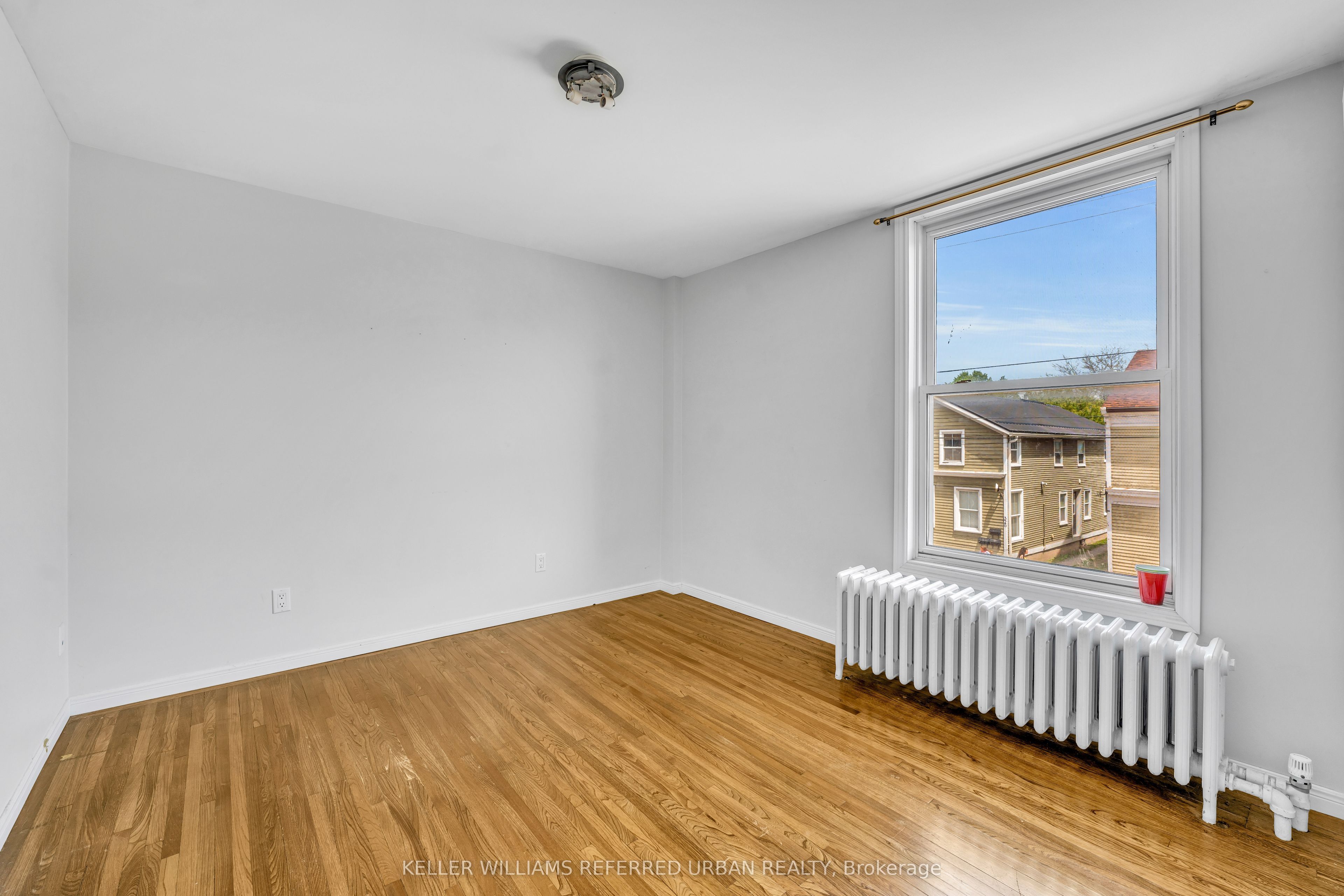 319 Division St Property Photo 14